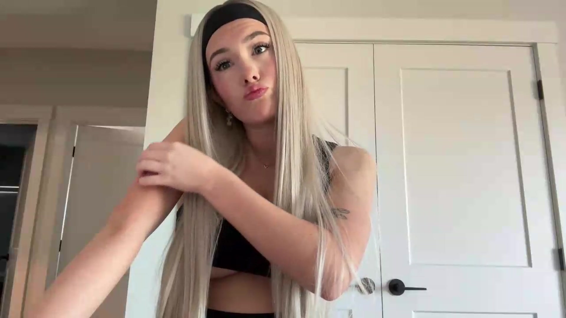 Gallery image thumbnail from Audreylane07's myfreecams stream on, 06/04/2026, 12:09 image 13 of 20
