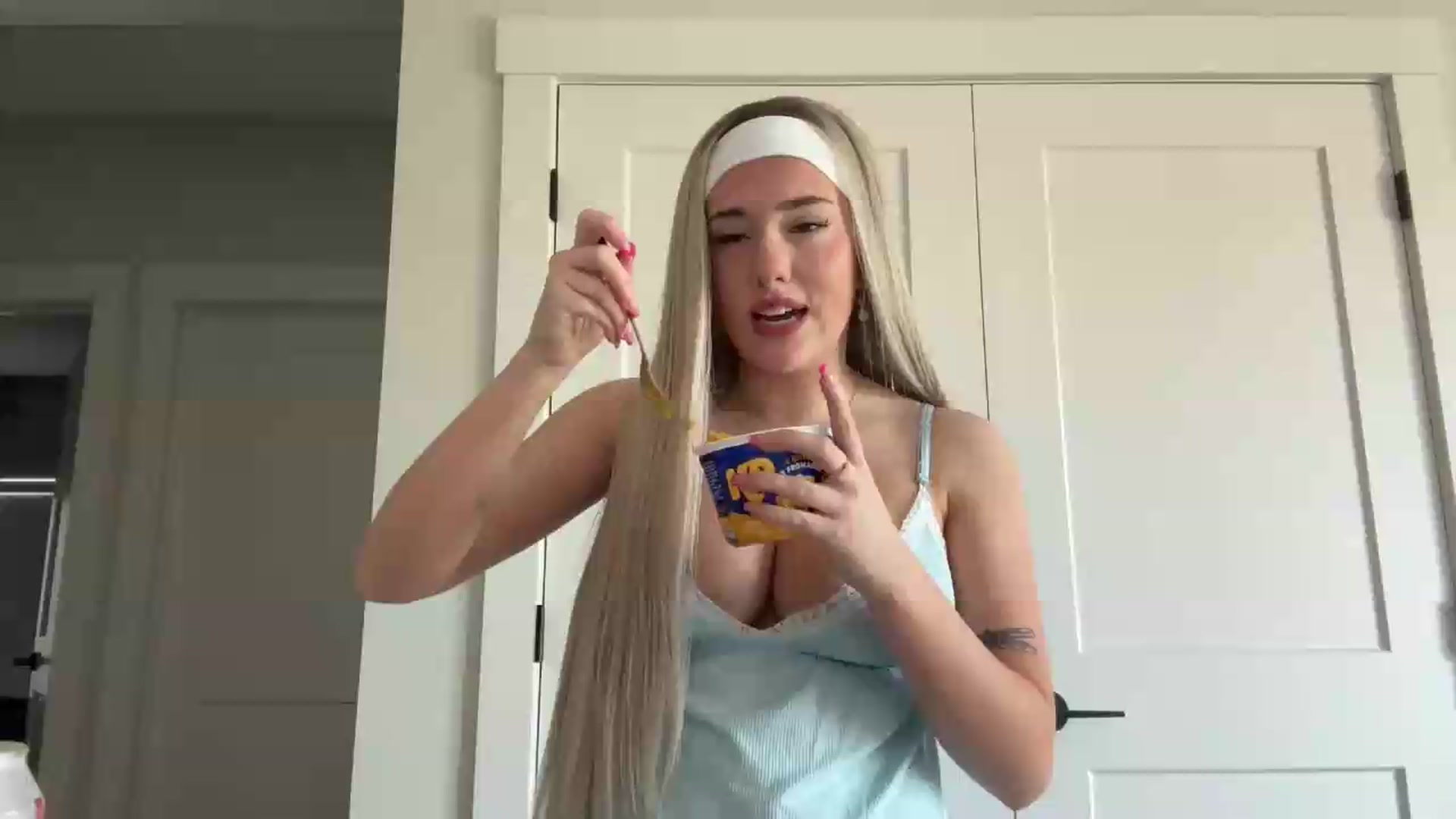 Gallery image thumbnail from Audreylane07's myfreecams stream on, 06/05/2026, 13:10 image 14 of 20
