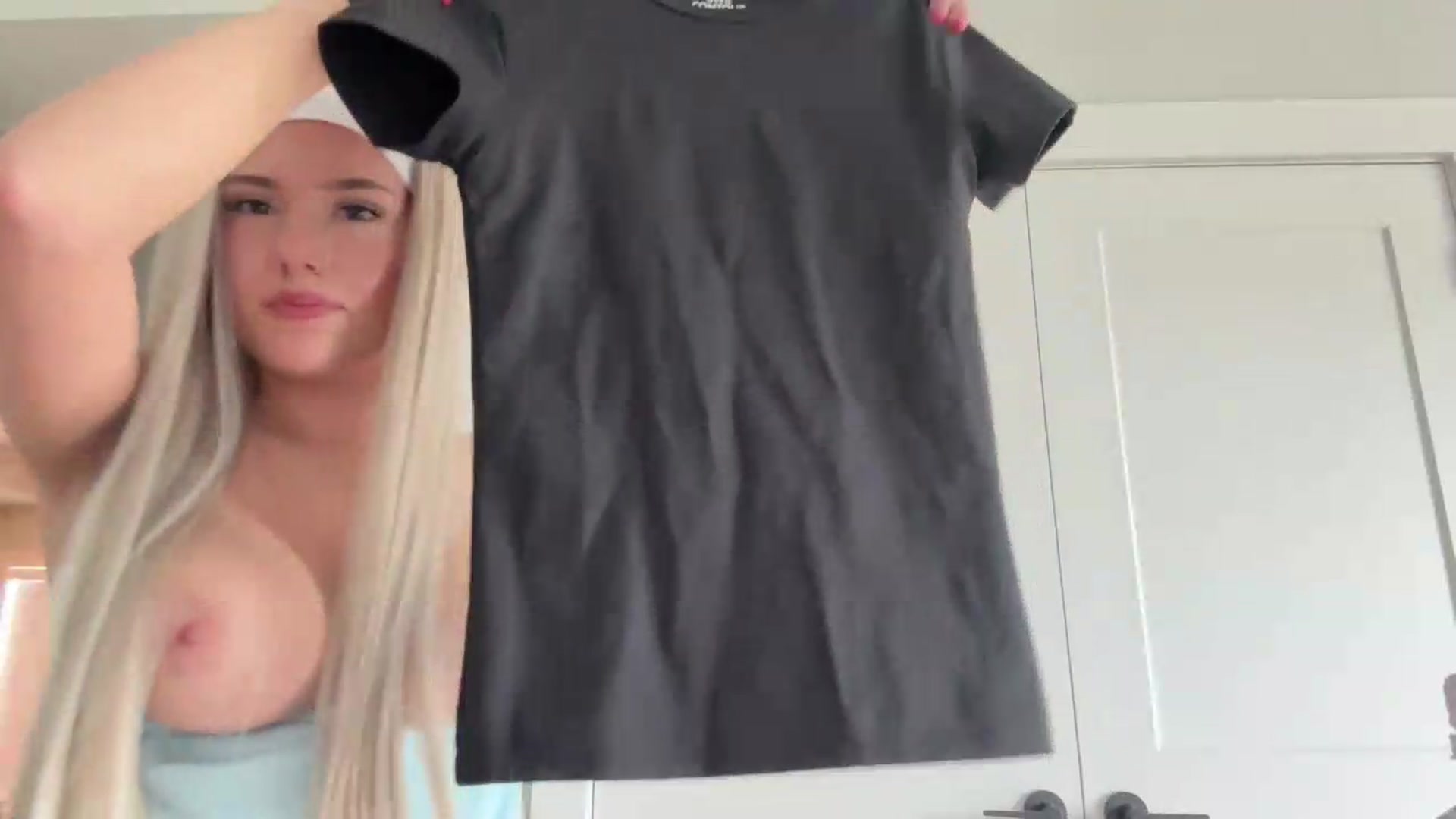 Gallery image thumbnail from Audreylane07's myfreecams stream on, 06/05/2026, 15:53 image 5 of 20