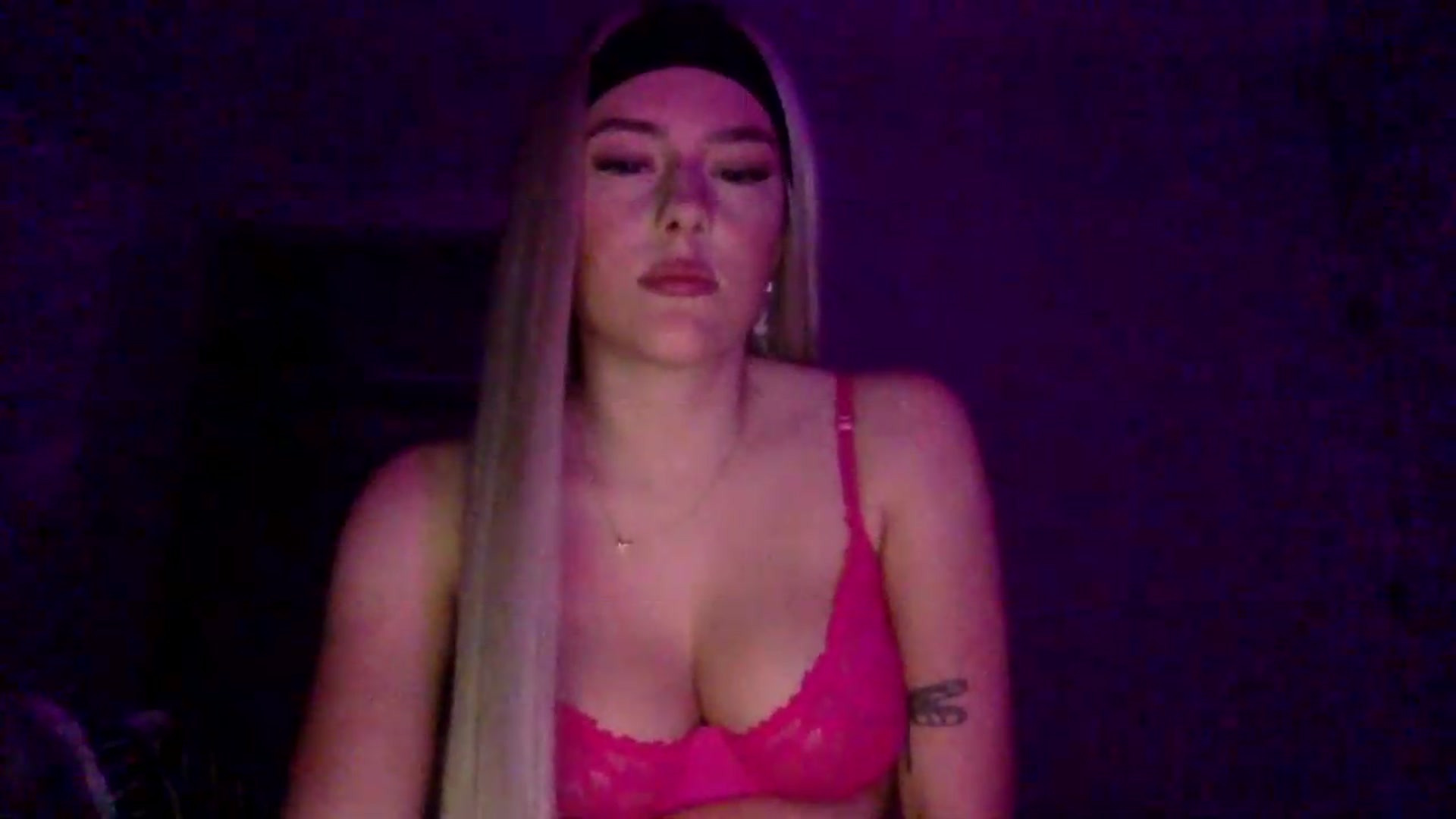 Gallery image thumbnail from Audreylane07's myfreecams stream on, 06/08/2026, 03:41 image 8 of 20
