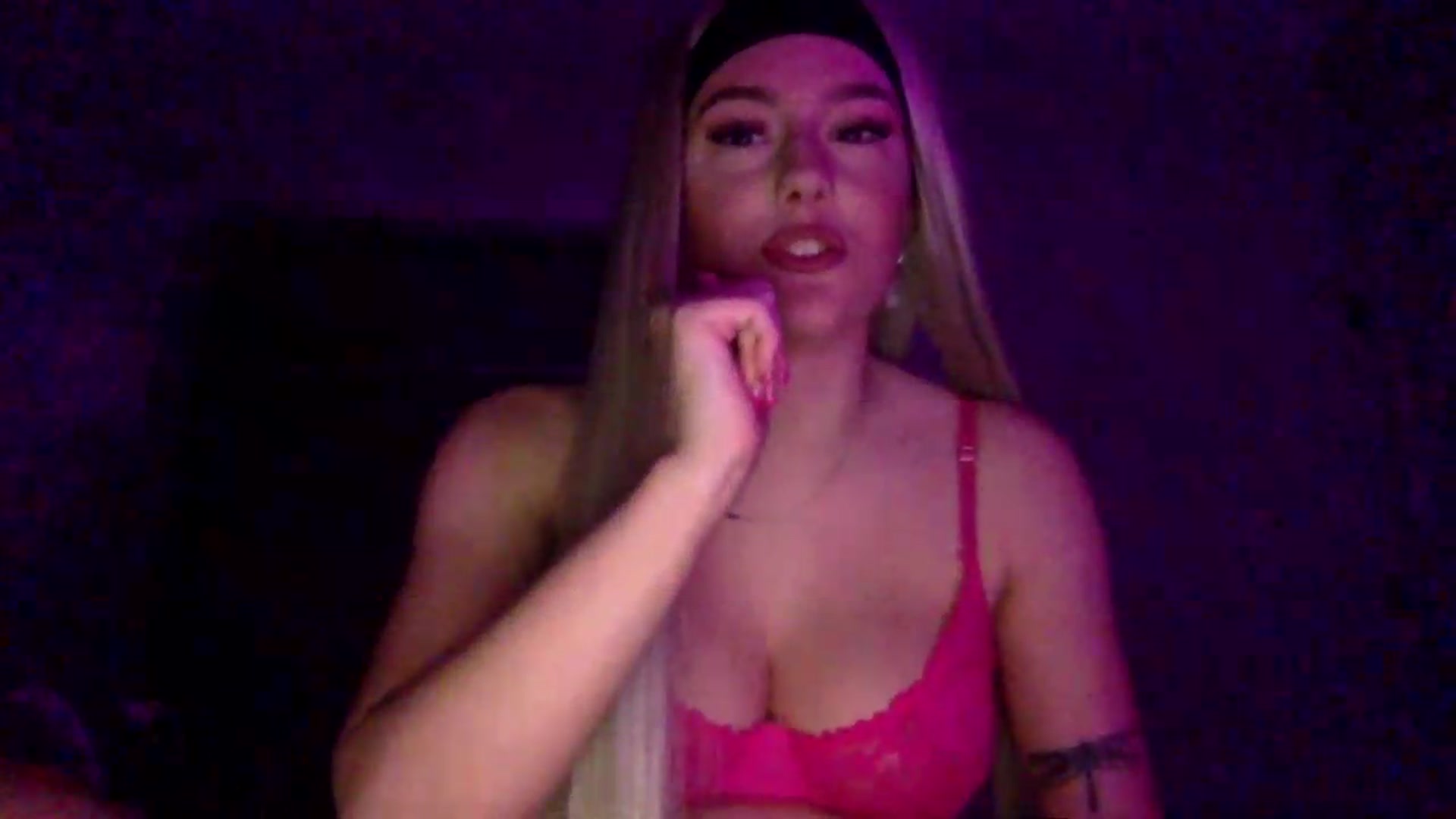 Gallery image thumbnail from Audreylane07's myfreecams stream on, 06/08/2026, 03:41 image 9 of 20