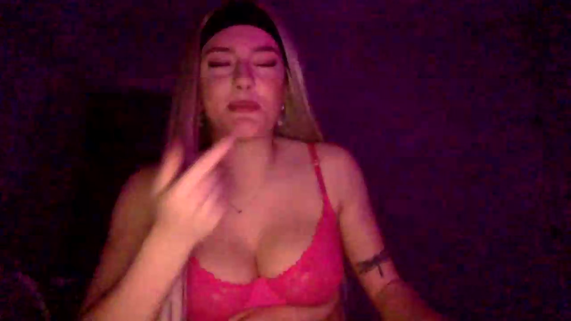 Gallery image thumbnail from Audreylane07's myfreecams stream on, 06/08/2026, 03:41 image 13 of 20