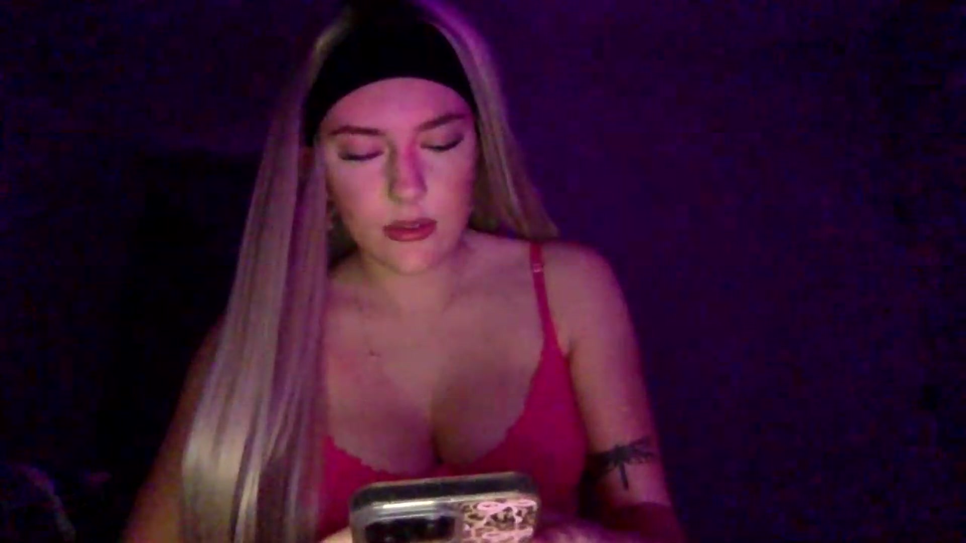 Gallery image thumbnail from Audreylane07's myfreecams stream on, 06/08/2026, 03:41 image 2 of 20