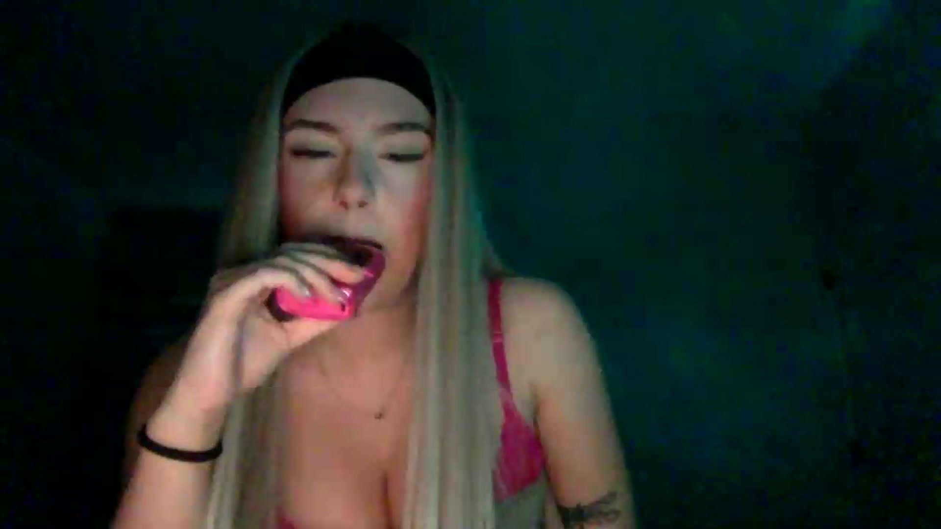 Gallery image thumbnail from Audreylane07's myfreecams stream on, 06/09/2026, 01:59 image 4 of 20