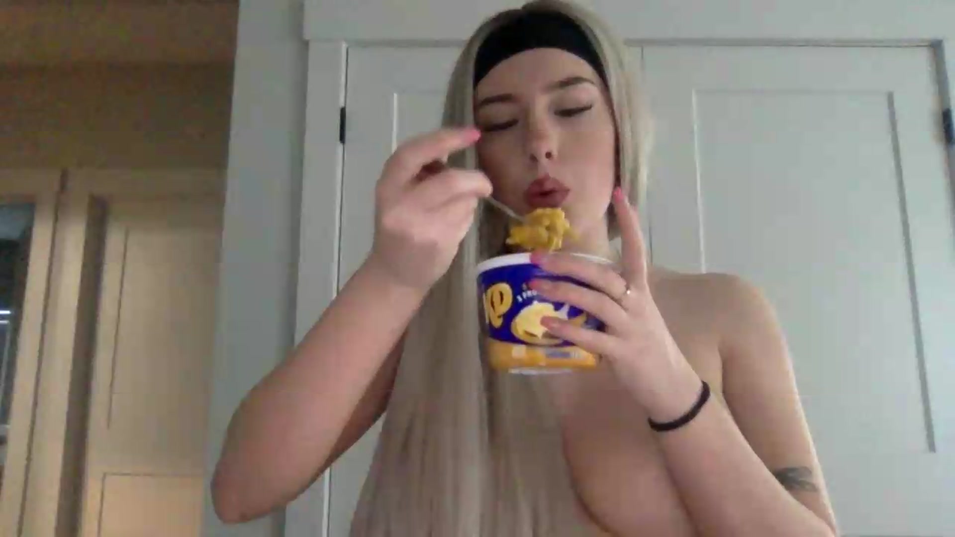 Gallery image thumbnail from Audreylane07's myfreecams stream on, 06/09/2026, 13:05 image 7 of 20