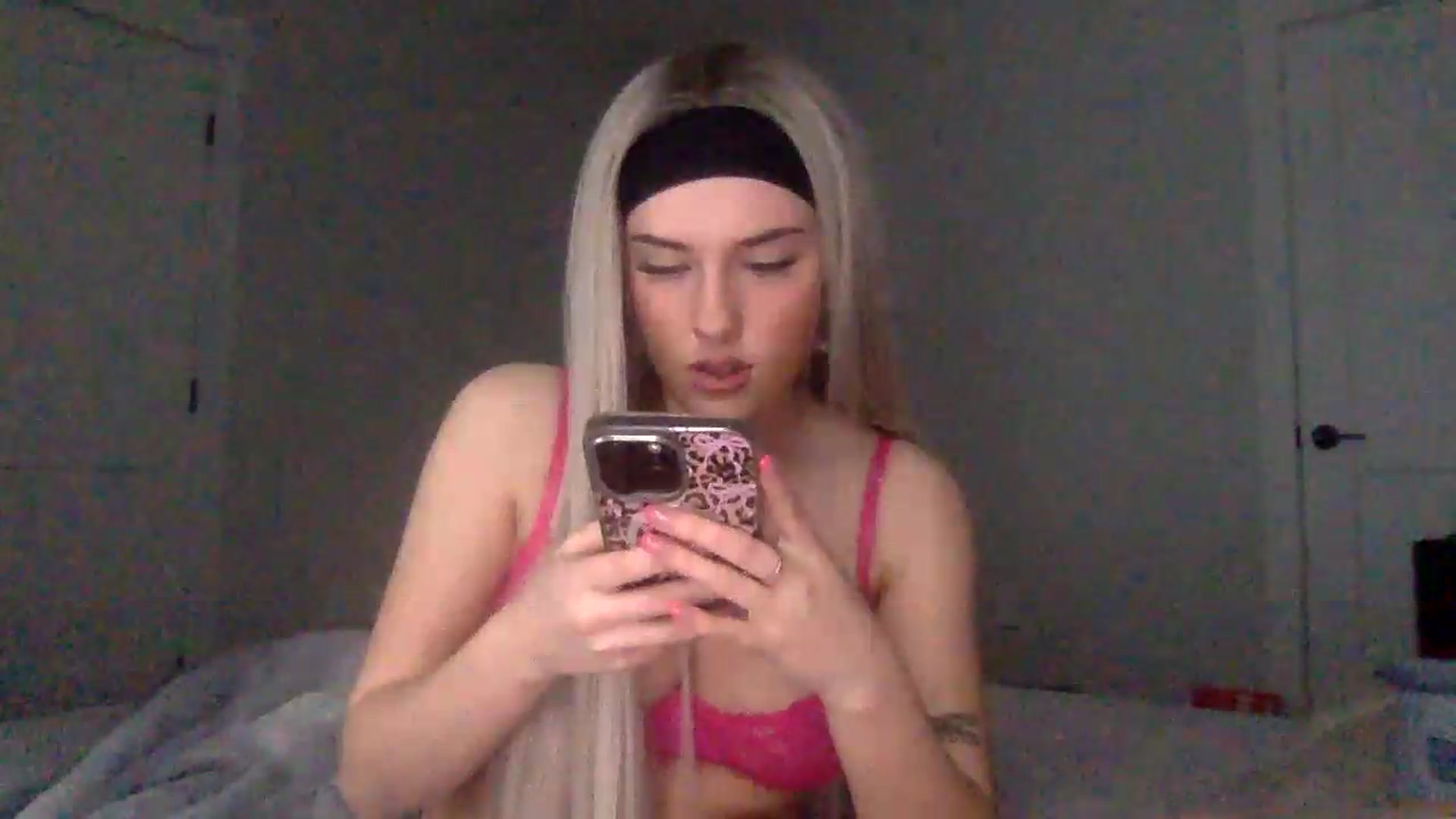 Gallery image thumbnail from Audreylane07's myfreecams stream on, 06/10/2026, 18:19 image 7 of 20