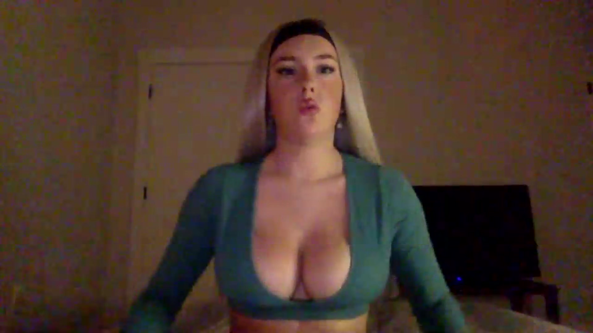 Gallery image thumbnail from Audreylane07's myfreecams stream on, 07/16/2026, 03:41 image 18 of 20