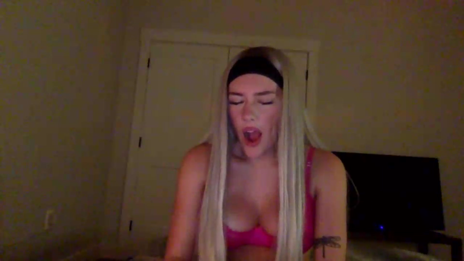 Gallery image thumbnail from Audreylane07's myfreecams stream on, 07/17/2026, 05:41 image 6 of 20