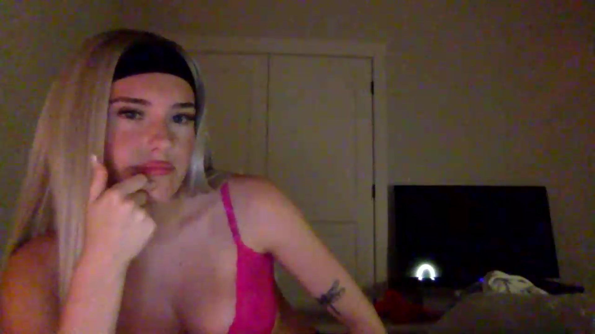 Gallery image thumbnail from Audreylane07's myfreecams stream on, 07/21/2026, 01:08 image 12 of 20