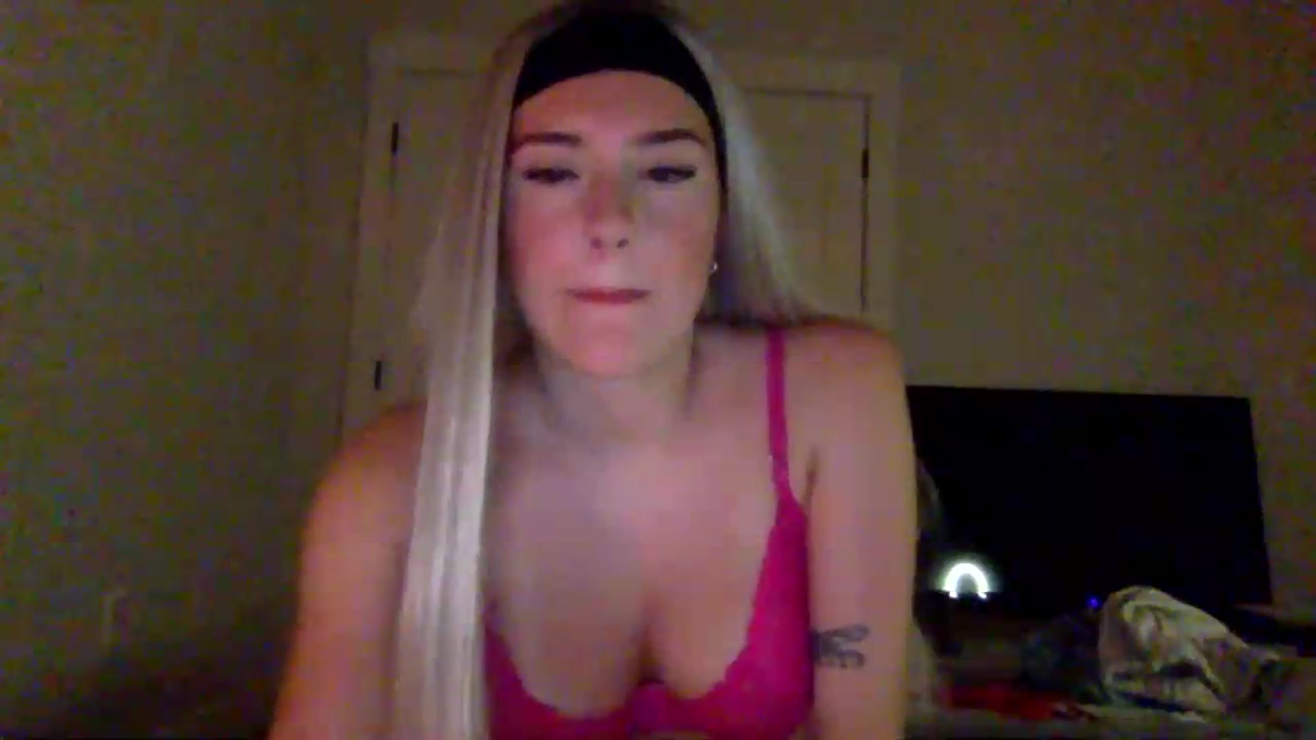 Gallery image thumbnail from Audreylane07's myfreecams stream on, 07/21/2026, 01:49 image 2 of 20