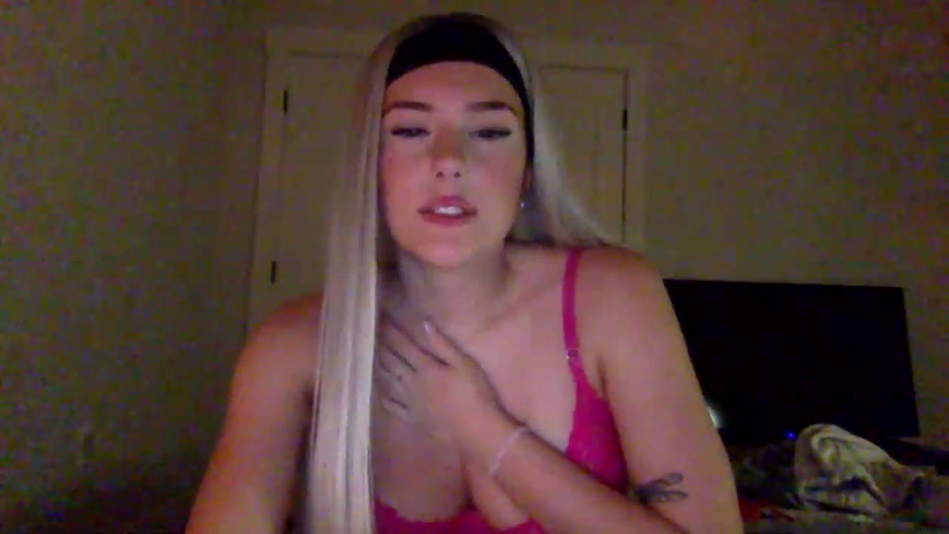 Gallery image thumbnail from Audreylane07's myfreecams stream on, 07/21/2026, 01:49 image 5 of 20