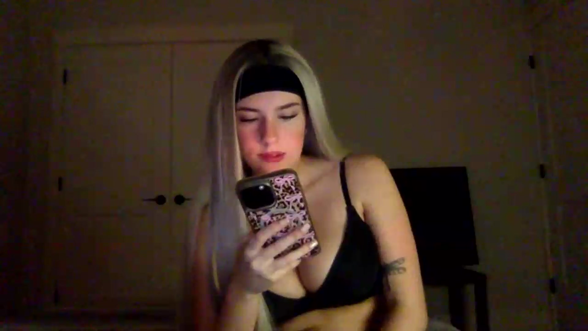 Gallery image thumbnail from Audreylane07's myfreecams stream on, 07/28/2026, 03:39 image 19 of 20