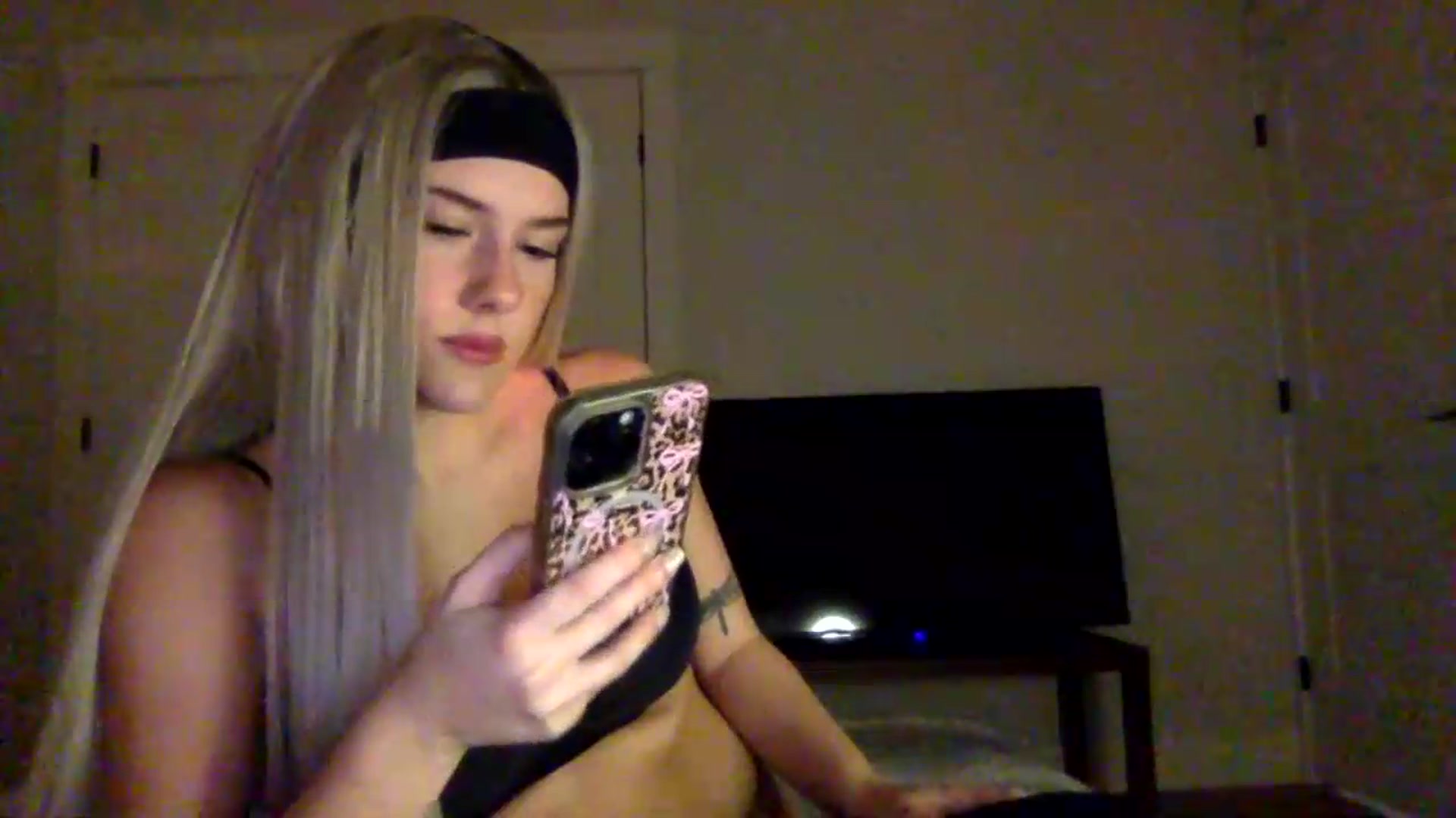 Gallery image thumbnail from Audreylane07's myfreecams stream on, 07/28/2026, 03:39 image 6 of 20