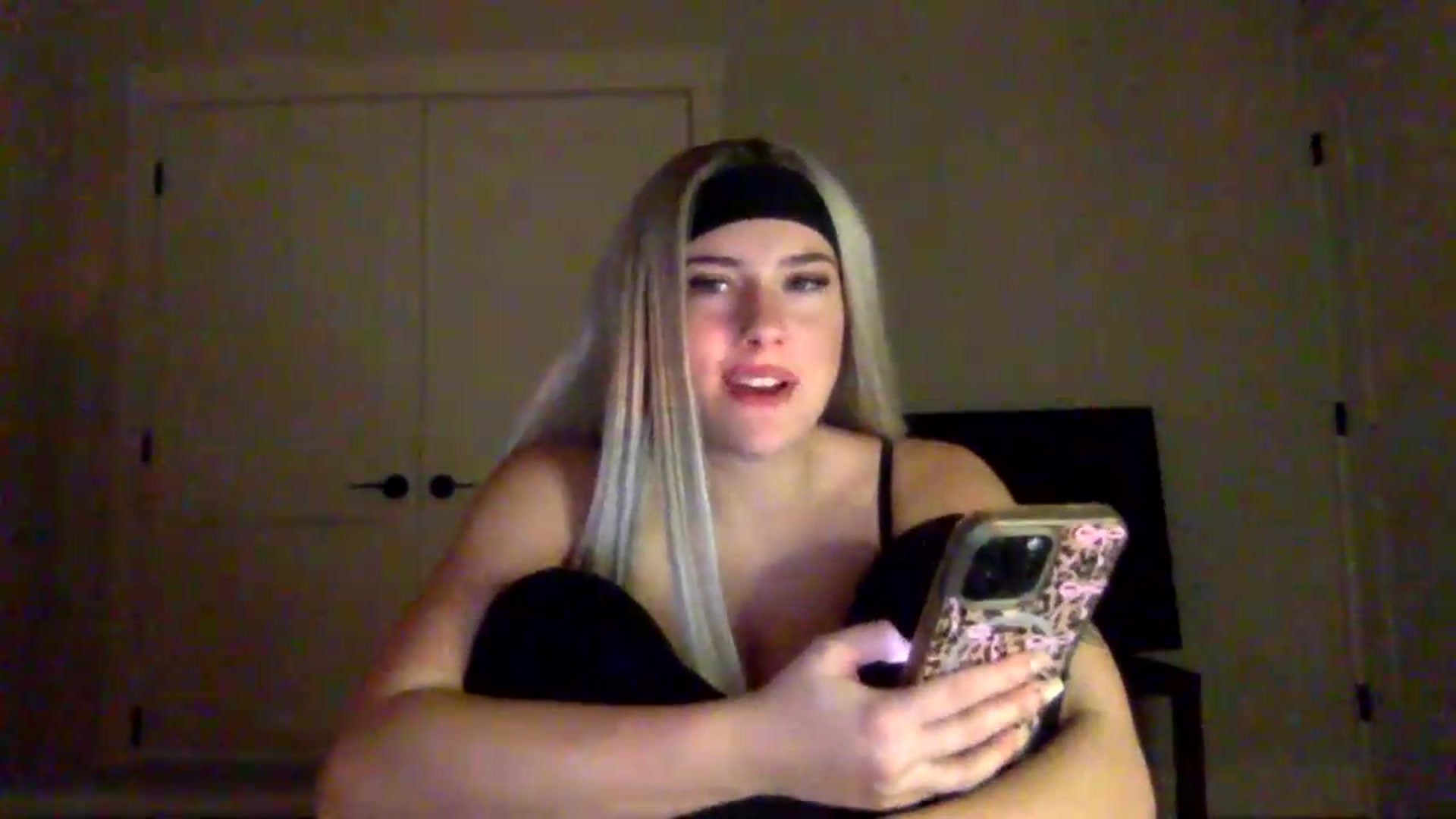 Gallery image thumbnail from Audreylane07's myfreecams stream on, 07/28/2026, 03:39 image 16 of 20