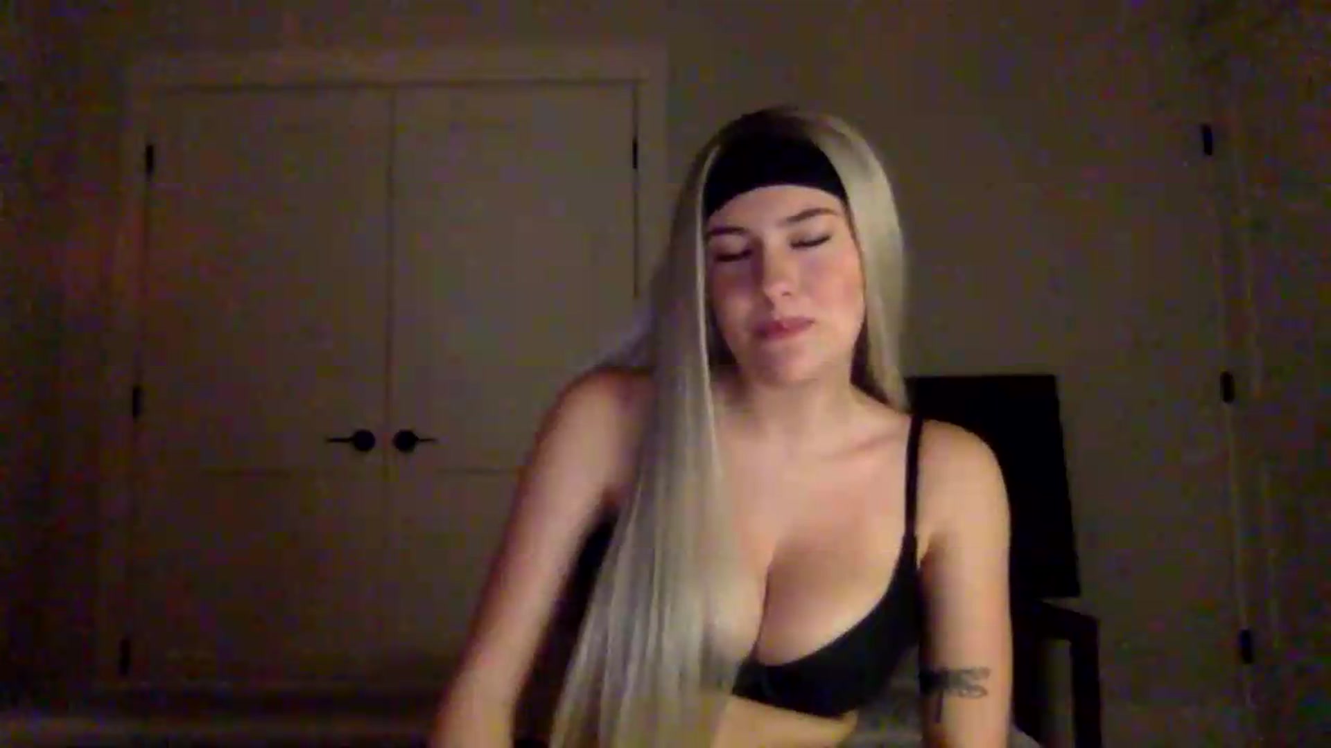 Gallery image thumbnail from Audreylane07's myfreecams stream on, 07/28/2026, 03:39 image 13 of 20