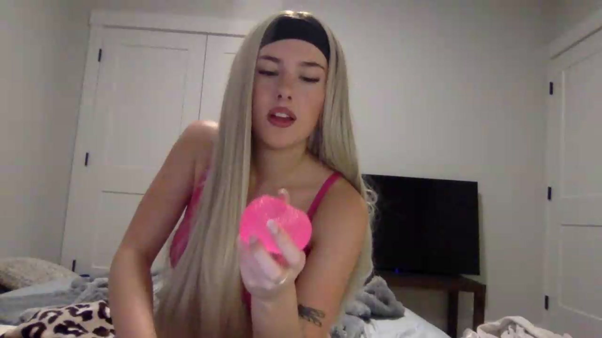 Gallery image thumbnail from Audreylane07's myfreecams stream on, 08/03/2026, 21:59 image 16 of 20