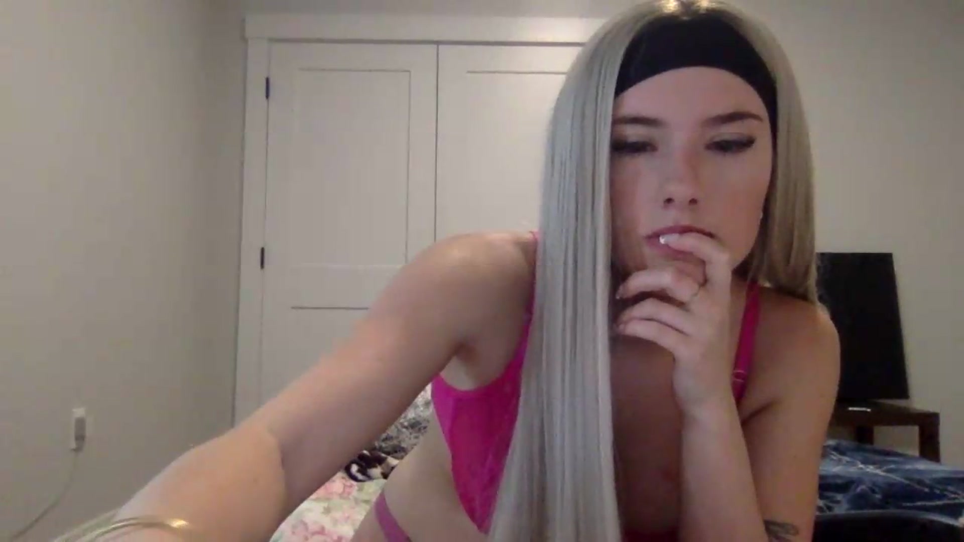 Gallery image thumbnail from Audreylane07's myfreecams stream on, 08/05/2026, 17:52 image 7 of 20