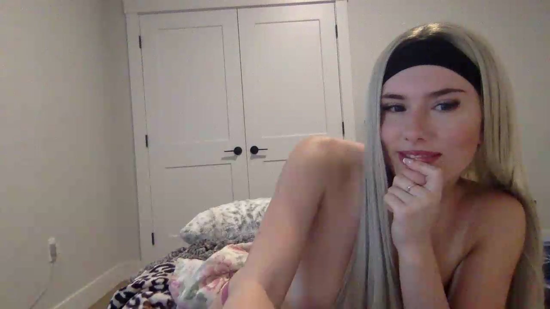 Gallery image thumbnail from Audreylane07's myfreecams stream on, 08/05/2026, 17:52 image 16 of 20