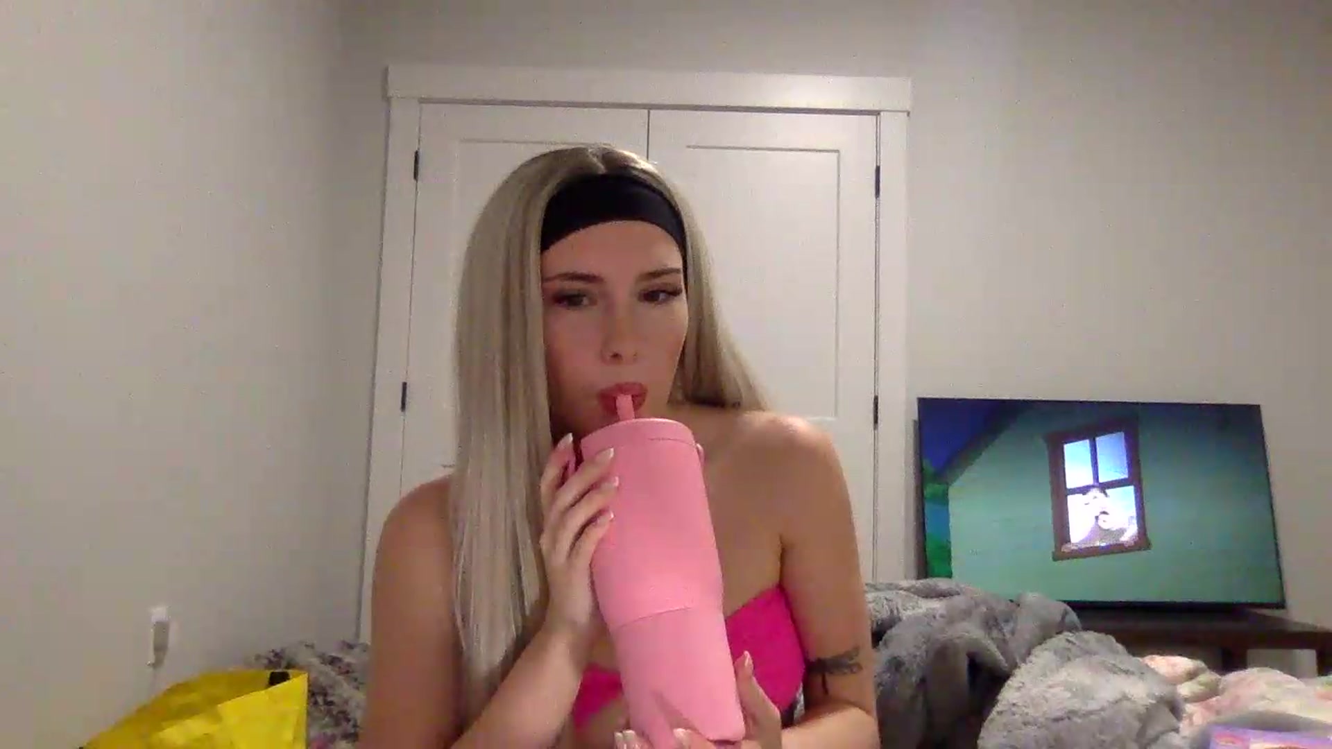 Gallery image thumbnail from Audreylane07's myfreecams stream on, 08/09/2026, 02:25 image 8 of 20