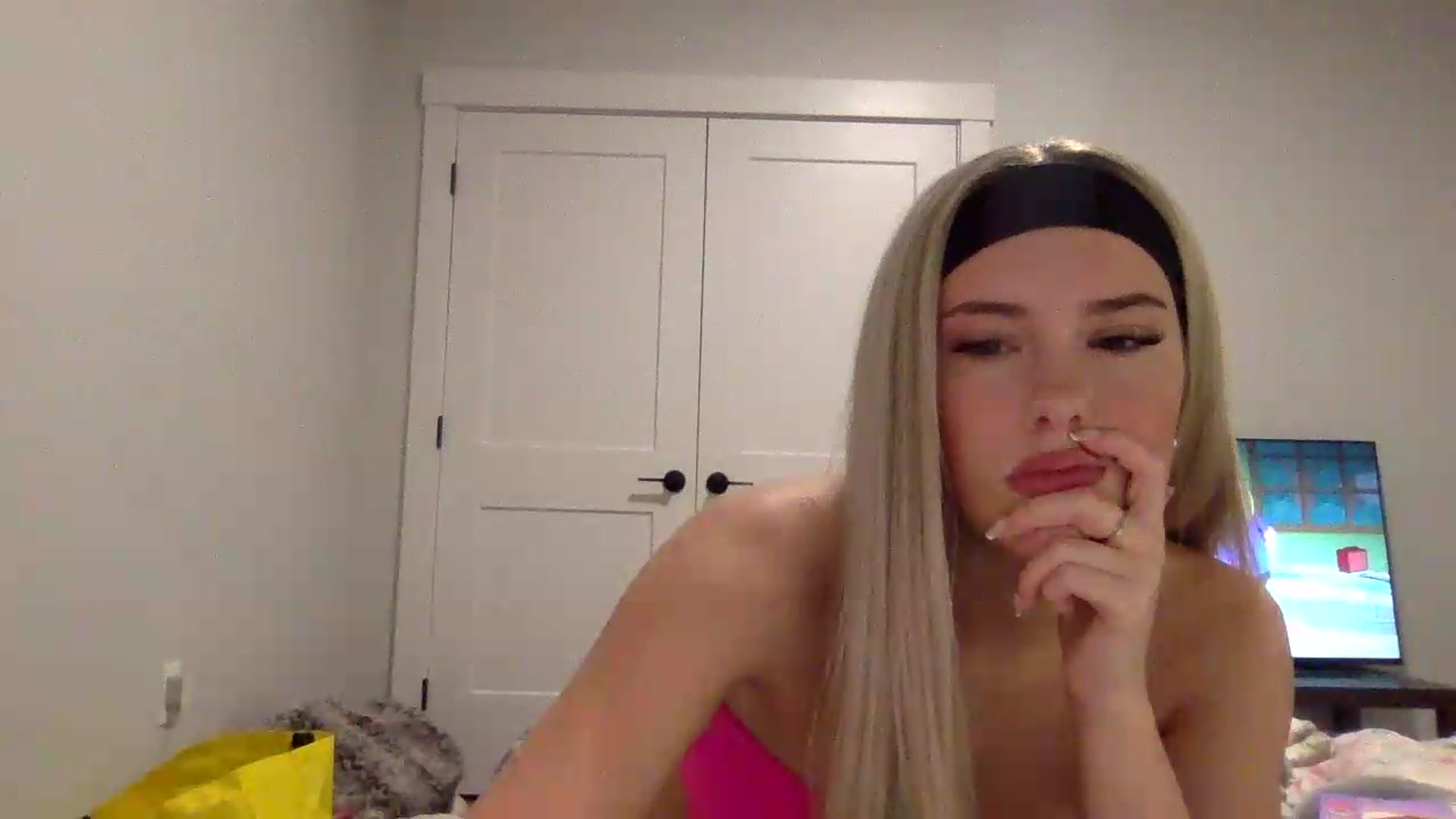 Gallery image thumbnail from Audreylane07's myfreecams stream on, 08/09/2026, 02:25 image 9 of 20