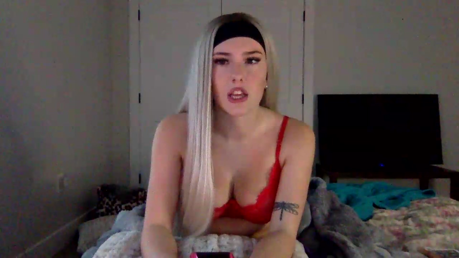 Gallery image thumbnail from Audreylane07's myfreecams stream on, 08/12/2026, 18:41 image 8 of 20