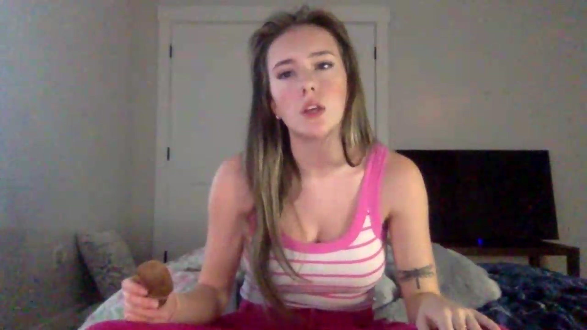Gallery image thumbnail from Audreylane07's myfreecams stream on, 08/21/2026, 16:19 image 12 of 20