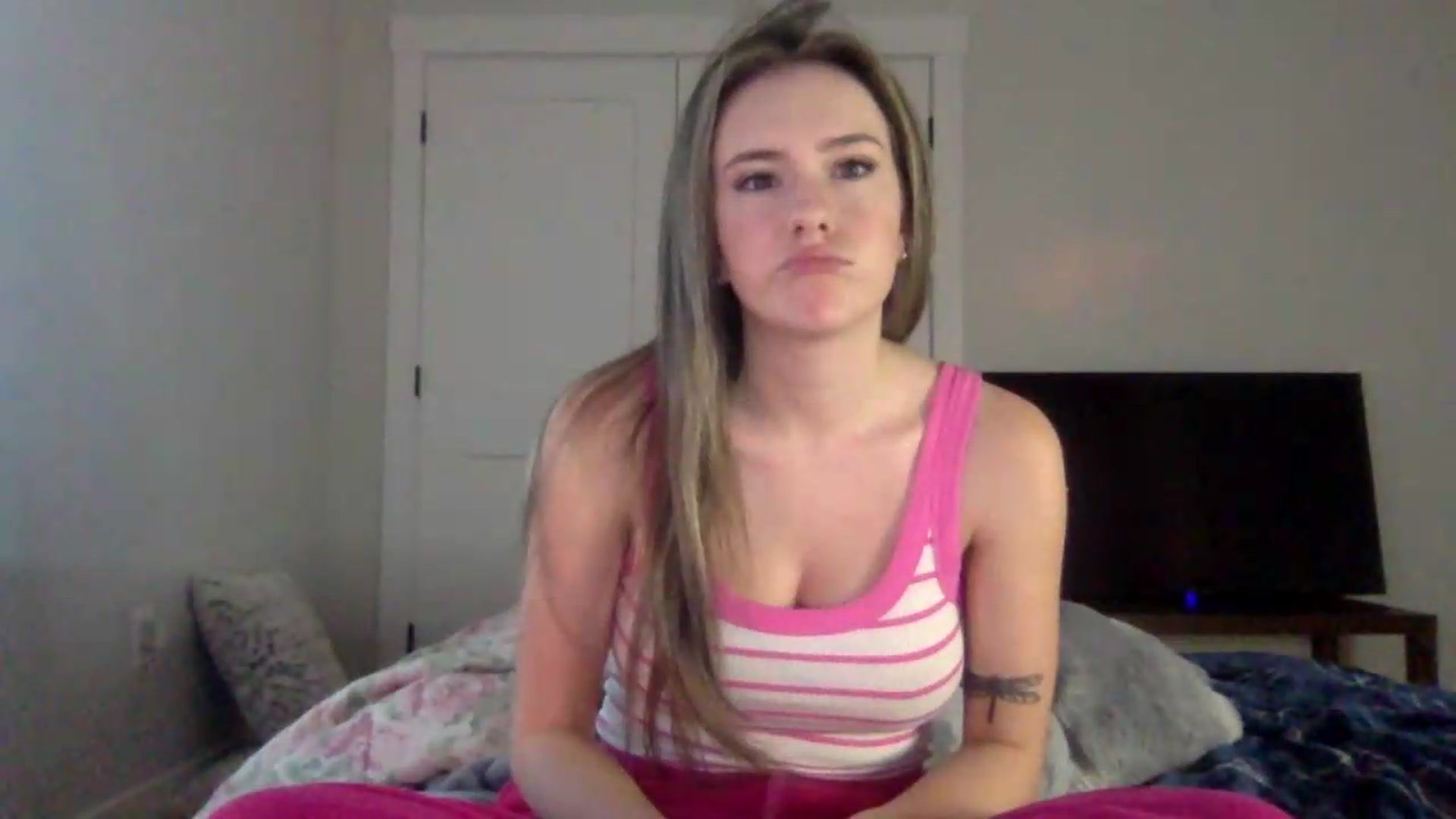 Gallery image thumbnail from Audreylane07's myfreecams stream on, 08/21/2026, 16:19 image 10 of 20