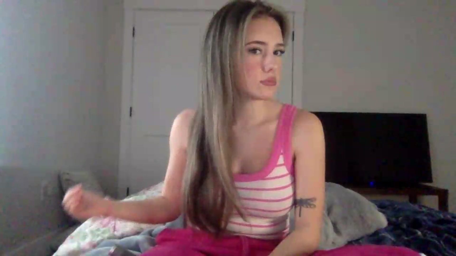 Gallery image thumbnail from Audreylane07's myfreecams stream on, 08/21/2026, 16:19 image 20 of 20