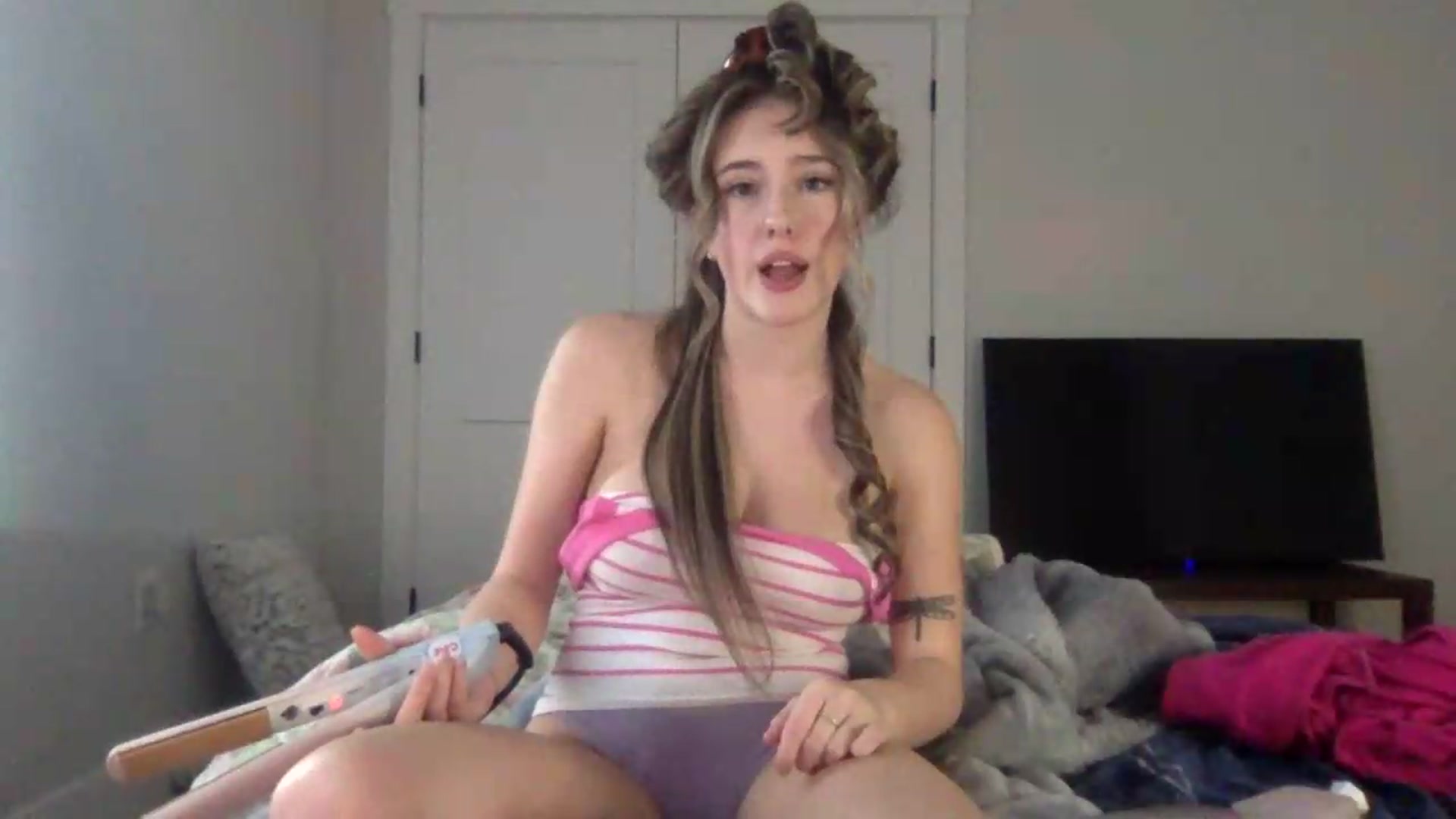 Gallery image thumbnail from Audreylane07's myfreecams stream on, 08/21/2026, 16:54 image 14 of 20