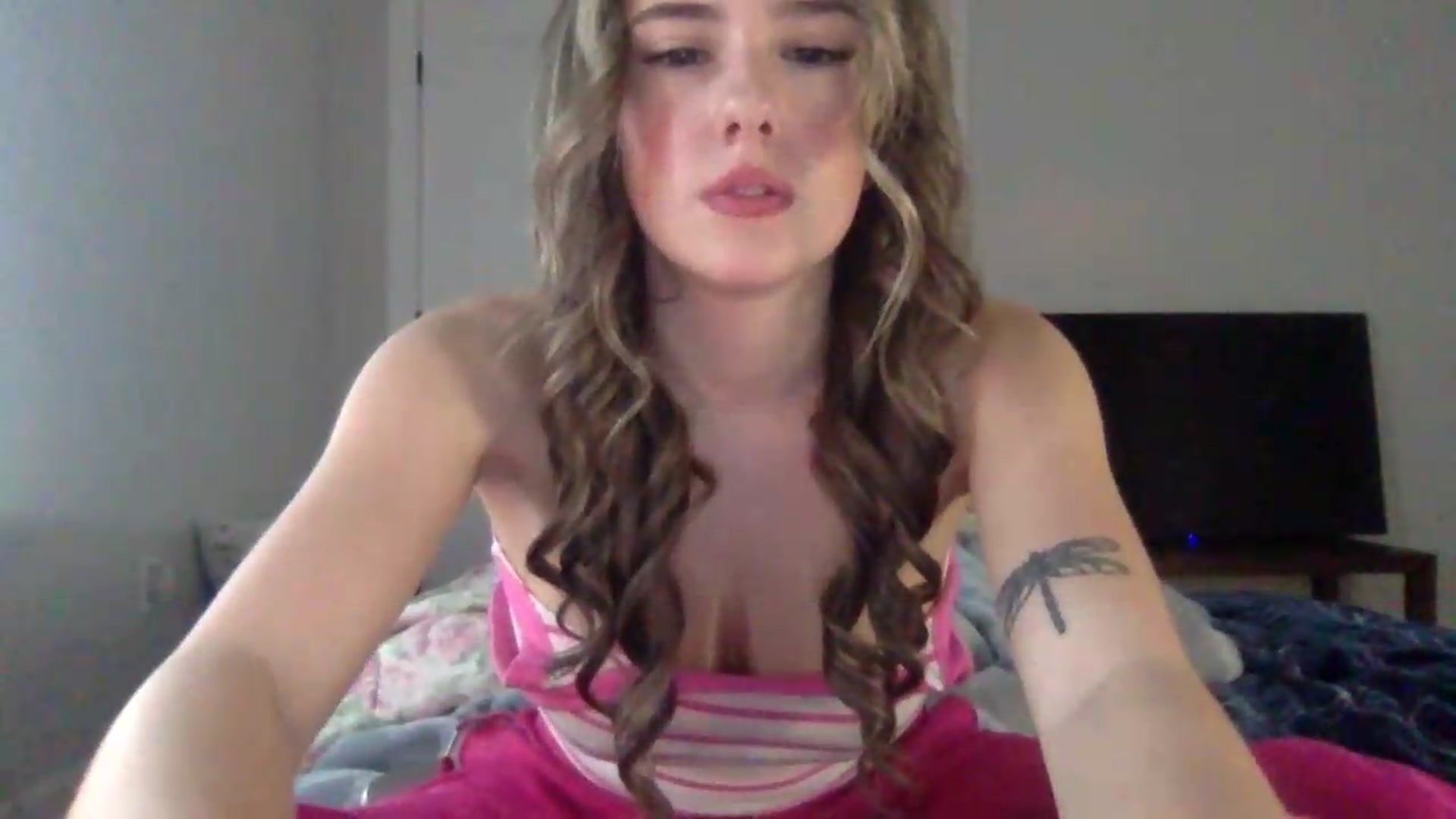 Gallery image thumbnail from Audreylane07's myfreecams stream on, 08/21/2026, 16:54 image 2 of 20