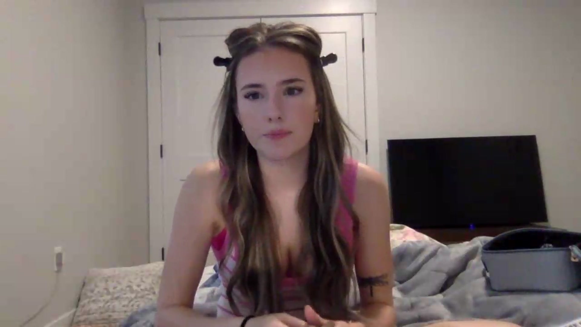 Gallery image thumbnail from Audreylane07's myfreecams stream on, 08/26/2026, 18:07 image 2 of 20