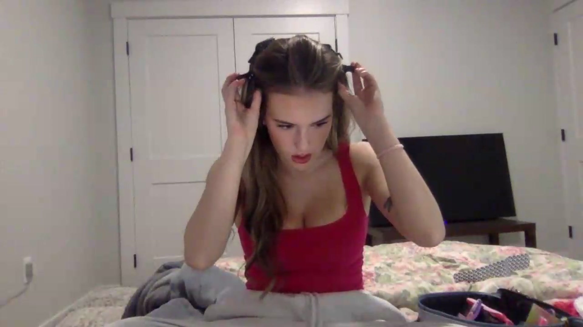 Gallery image thumbnail from Audreylane07's myfreecams stream on, 08/29/2026, 24:00 image 7 of 20