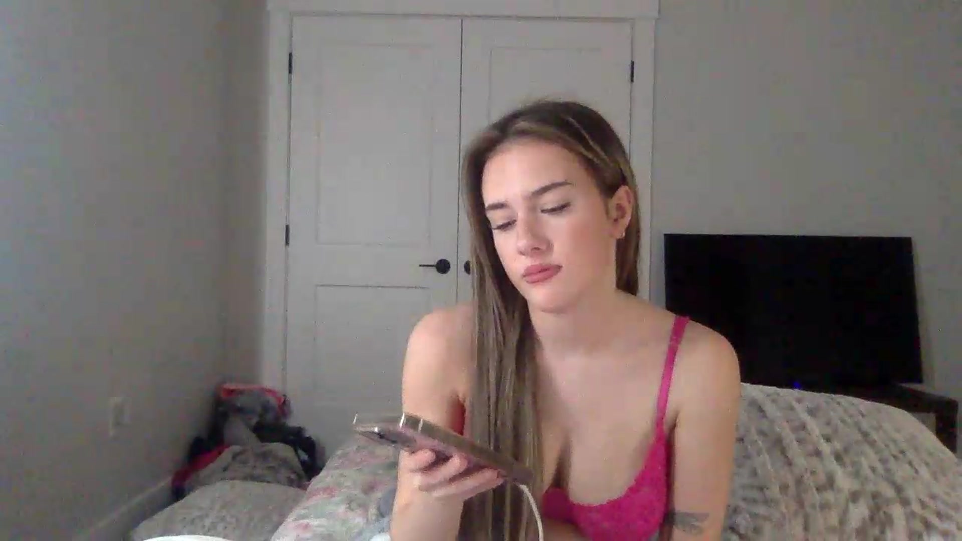 Gallery image thumbnail from Audreylane07's myfreecams stream on, 08/30/2026, 18:27 image 10 of 20