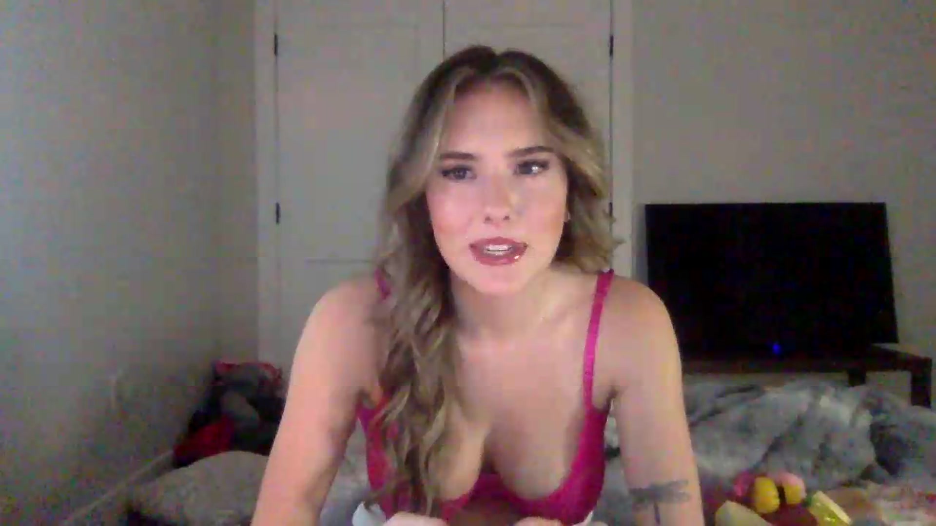 Gallery image thumbnail from Audreylane07's myfreecams stream on, 08/30/2026, 20:20 image 19 of 20