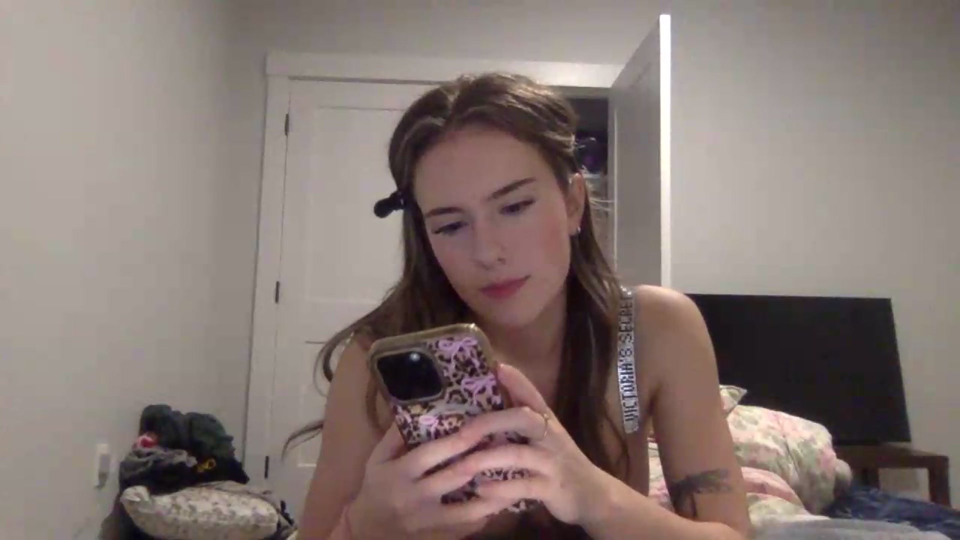 Gallery image thumbnail from Audreylane07's myfreecams stream on, 08/31/2026, 23:34 image 15 of 20