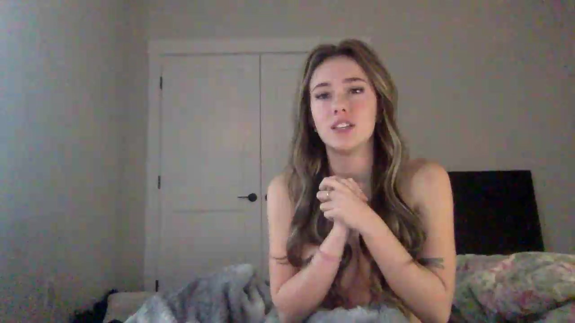Gallery image thumbnail from Audreylane07's myfreecams stream on, 09/02/2026, 15:14 image 12 of 20