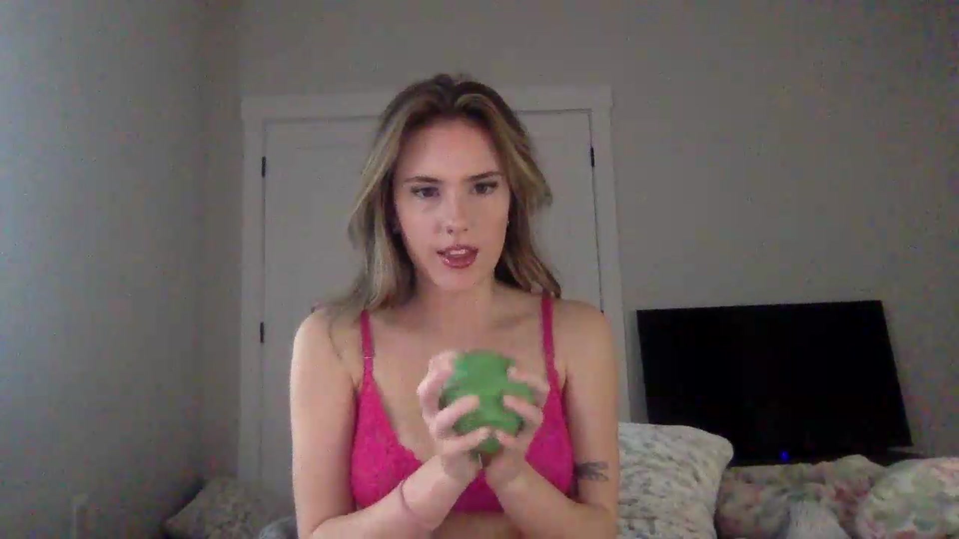 Gallery image thumbnail from Audreylane07's myfreecams stream on, 09/02/2026, 16:50 image 14 of 20