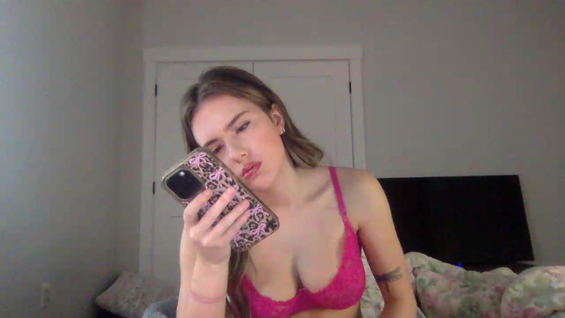 Gallery image thumbnail from Audreylane07's myfreecams stream on, 09/02/2026, 16:50 image 8 of 20