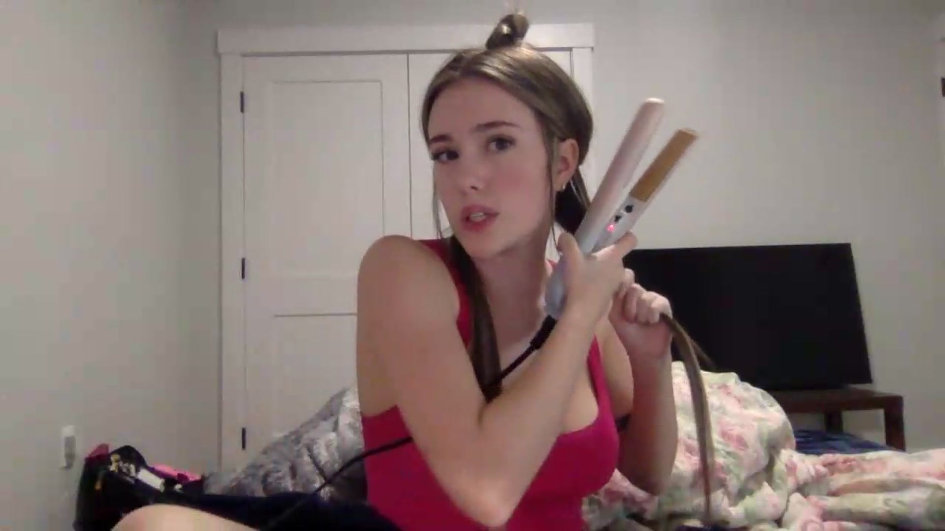Gallery image thumbnail from Audreylane07's myfreecams stream on, 09/04/2026, 23:32 image 13 of 20