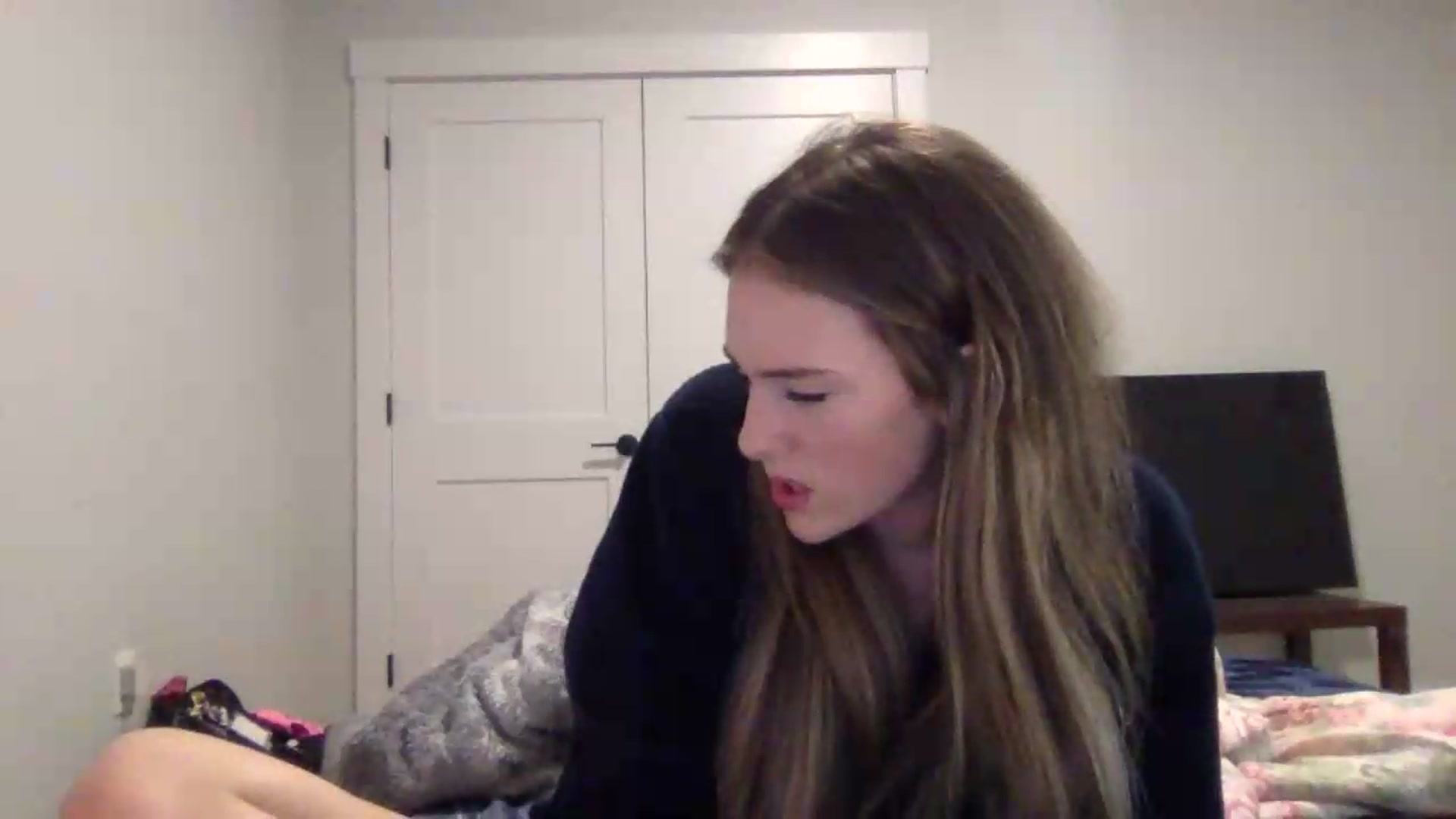 Gallery image thumbnail from Audreylane07's myfreecams stream on, 09/04/2026, 23:32 image 8 of 20