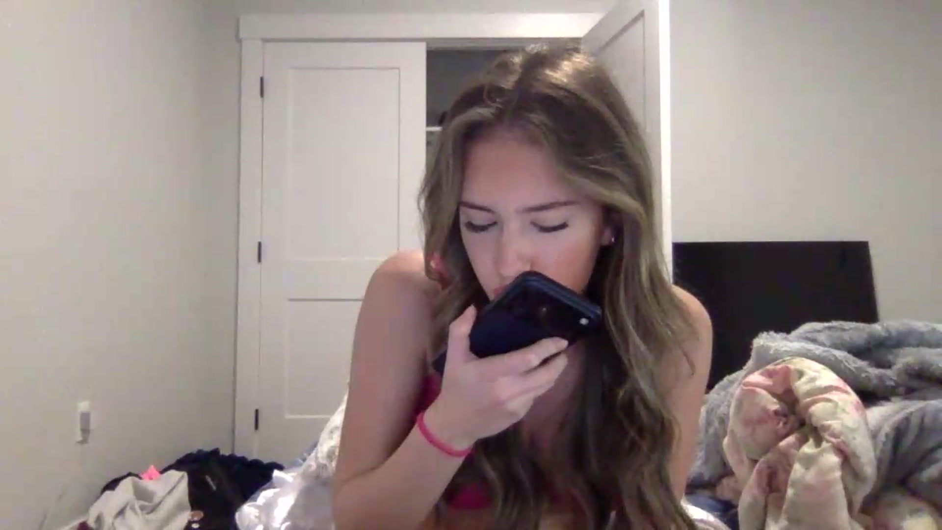 Gallery image thumbnail from Audreylane07's myfreecams stream on, 09/05/2026, 21:12 image 3 of 20
