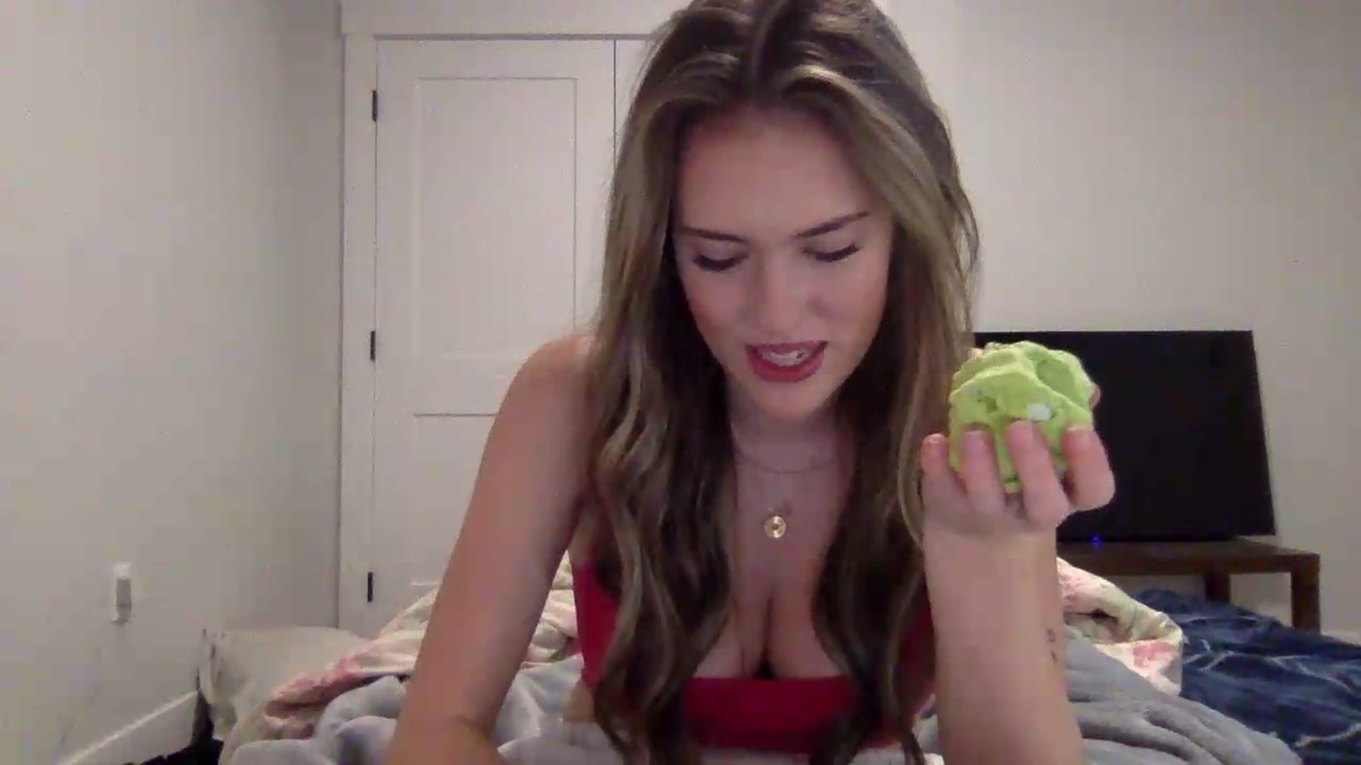Gallery image thumbnail from Audreylane07's myfreecams stream on, 09/08/2026, 24:33 image 3 of 20