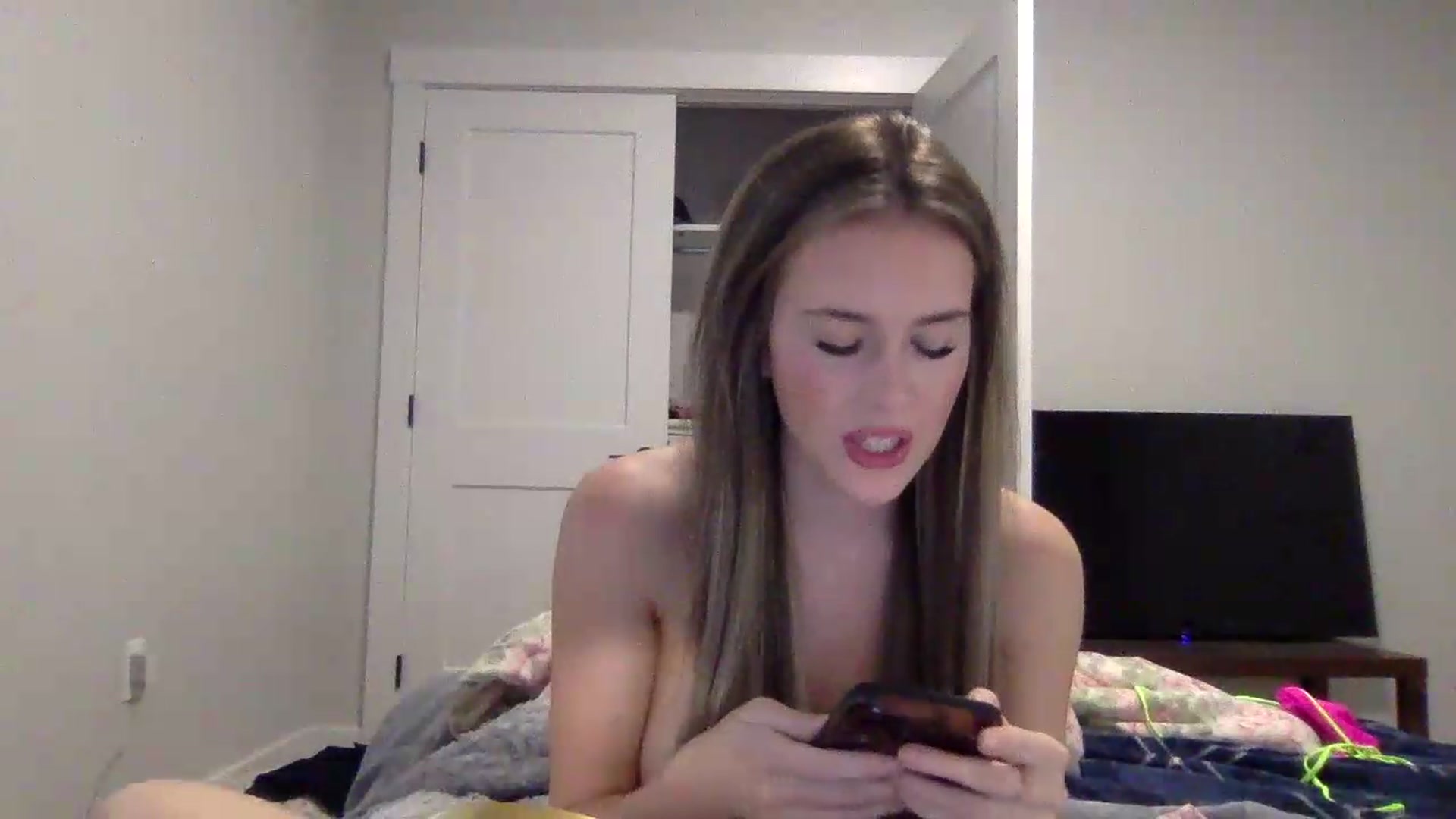 Gallery image thumbnail from Audreylane07's myfreecams stream on, 09/09/2026, 20:51 image 18 of 20