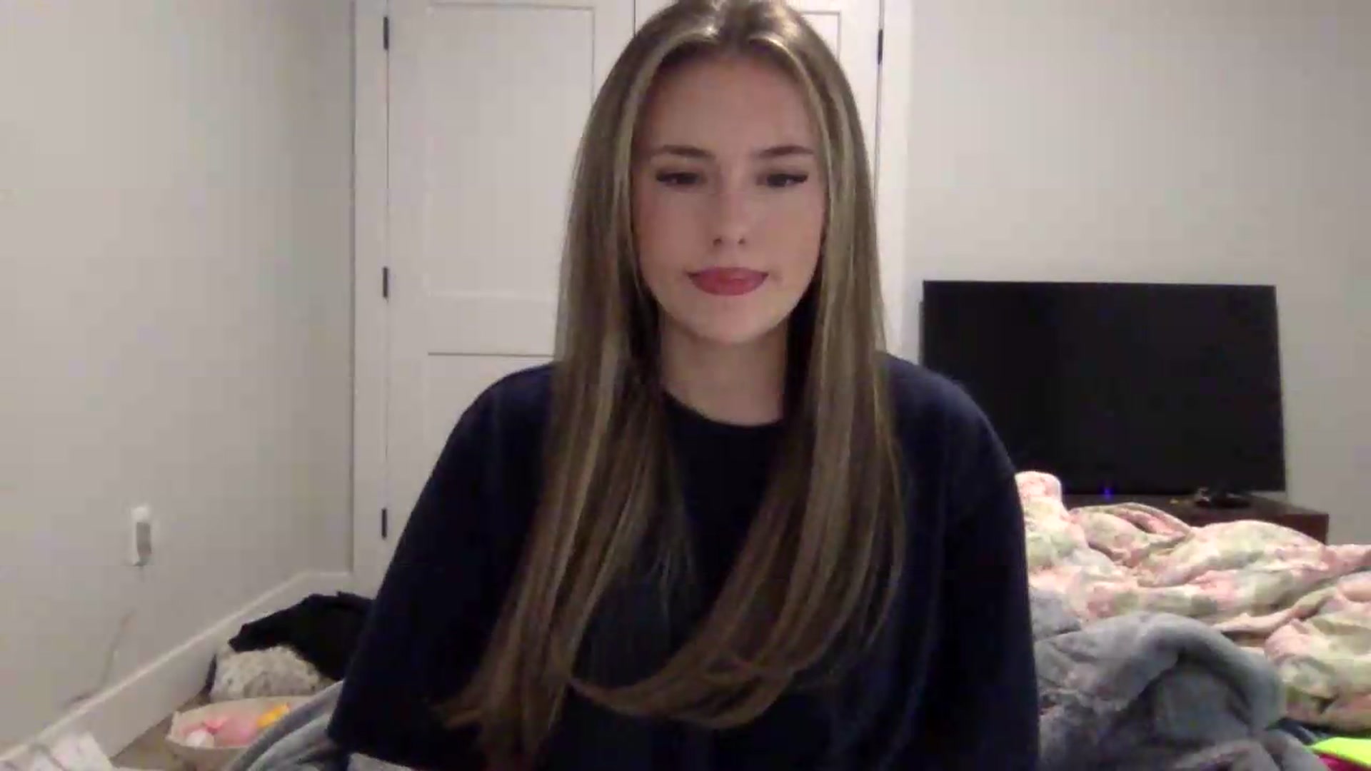 Gallery image thumbnail from Audreylane07's myfreecams stream on, 09/10/2026, 01:31 image 3 of 20