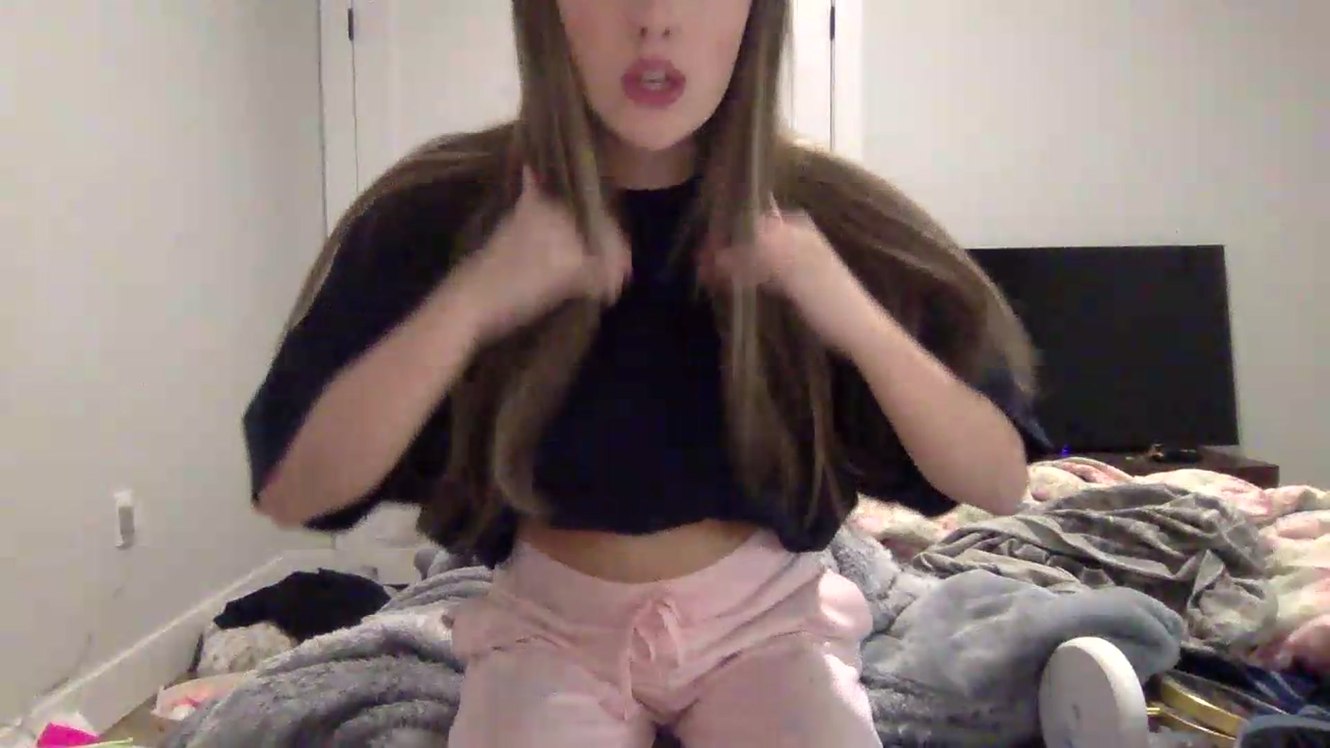 Gallery image thumbnail from Audreylane07's myfreecams stream on, 09/10/2026, 01:31 image 20 of 20