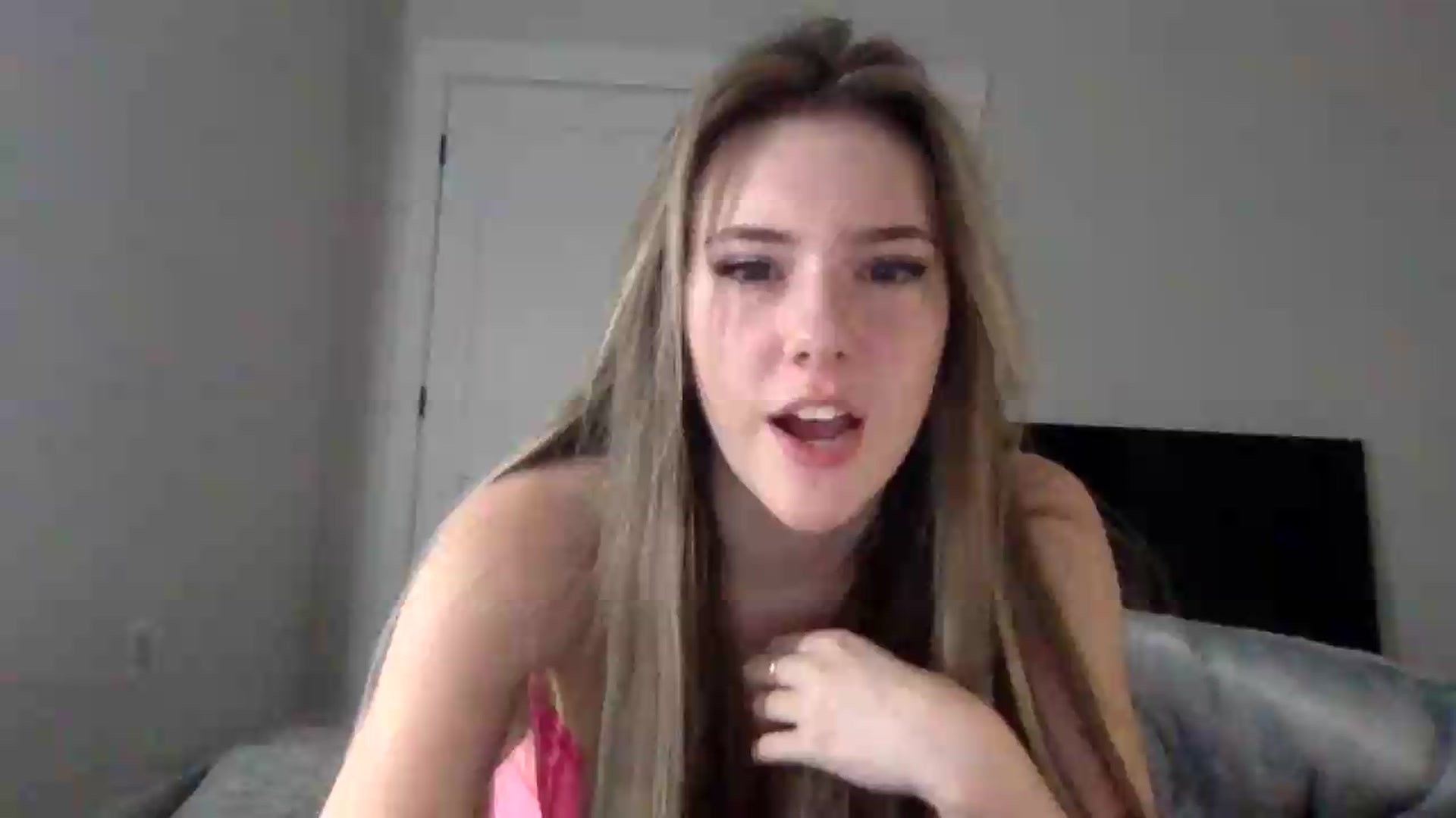 Gallery image thumbnail from Audreylane07's myfreecams stream on, 09/12/2026, 18:28 image 10 of 20