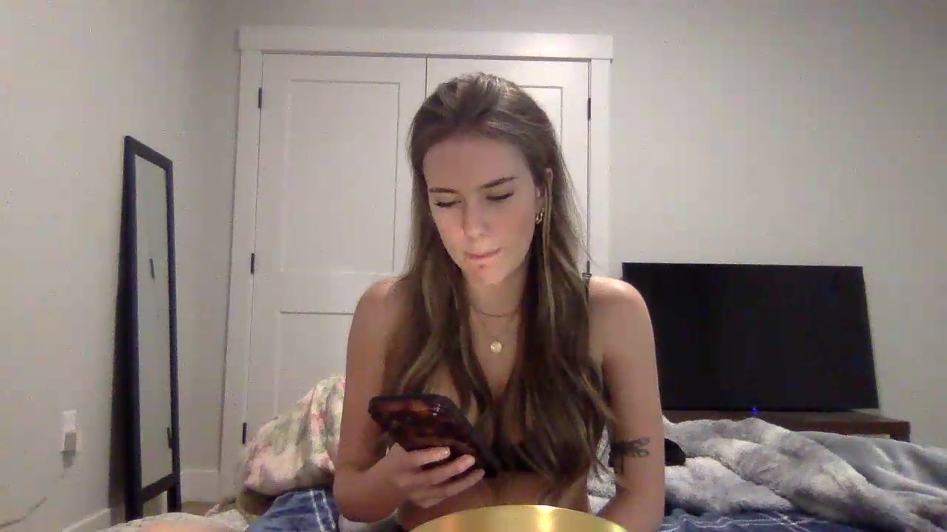 Gallery image thumbnail from Audreylane07's myfreecams stream on, 09/15/2026, 01:06 image 9 of 20