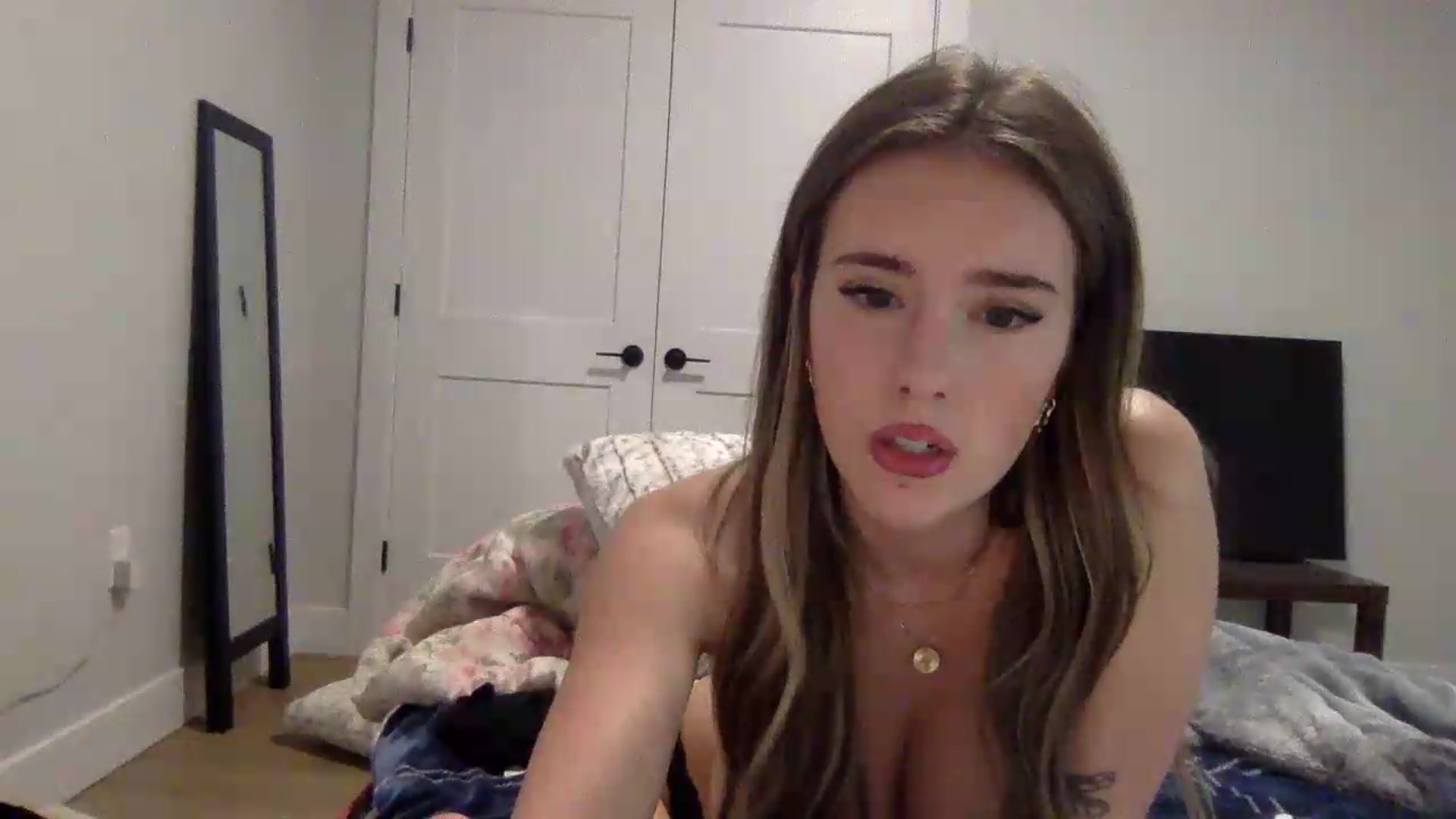 Gallery image thumbnail from Audreylane07's myfreecams stream on, 09/15/2026, 02:54 image 19 of 20
