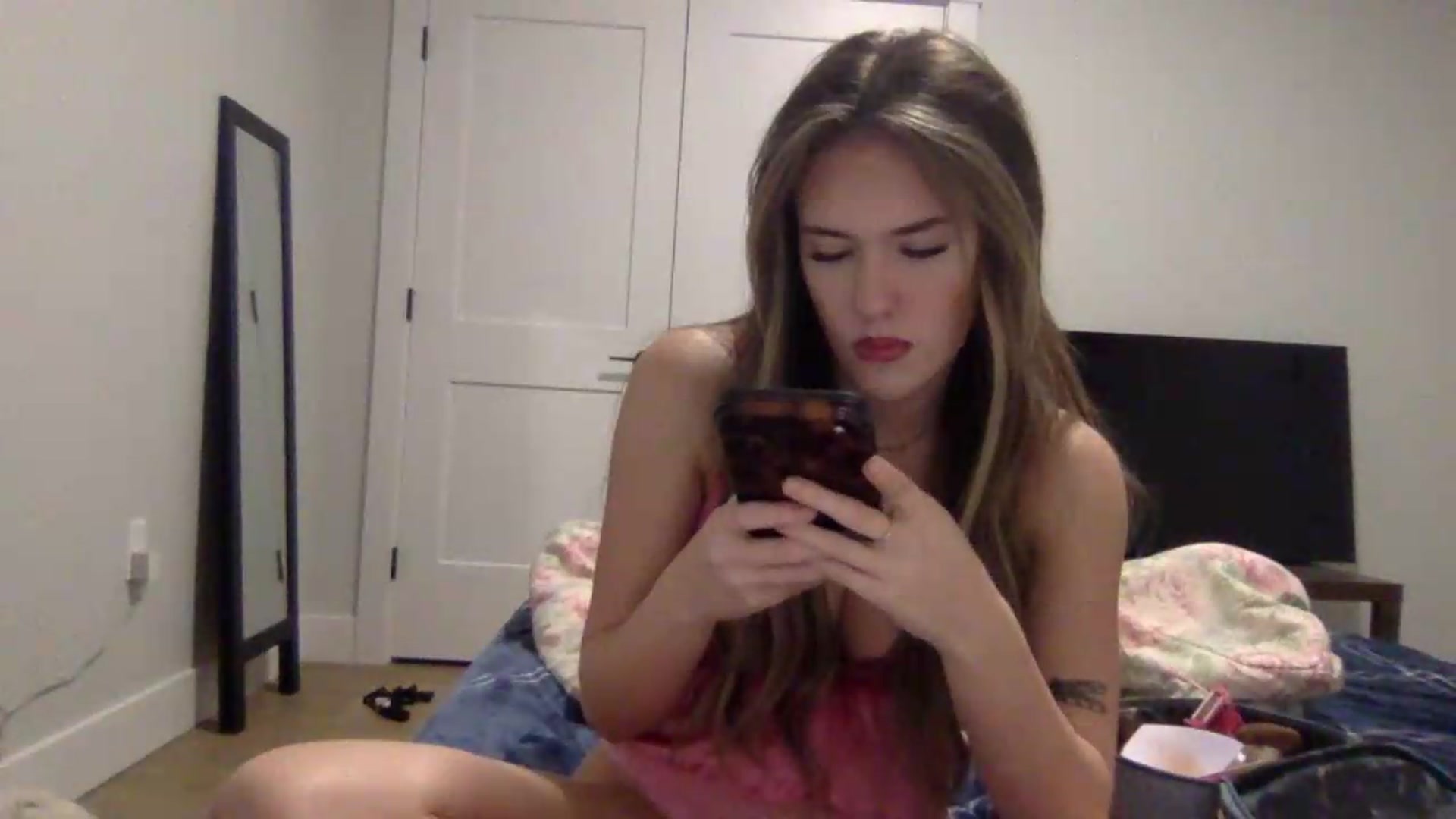 Gallery image thumbnail from Audreylane07's myfreecams stream on, 09/16/2026, 23:31 image 7 of 20
