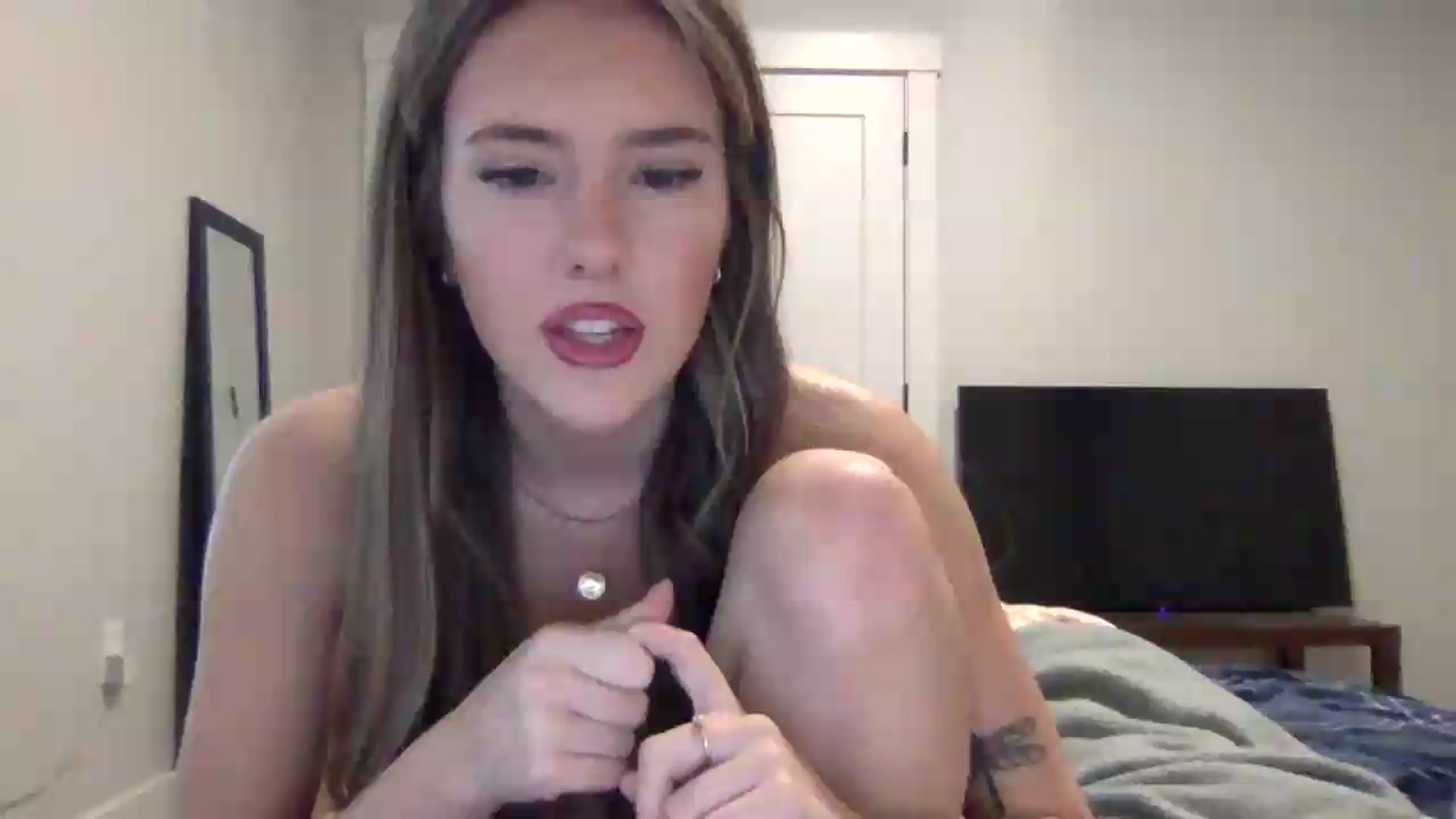 Gallery image thumbnail from Audreylane07's myfreecams stream on, 09/17/2026, 13:31 image 12 of 20